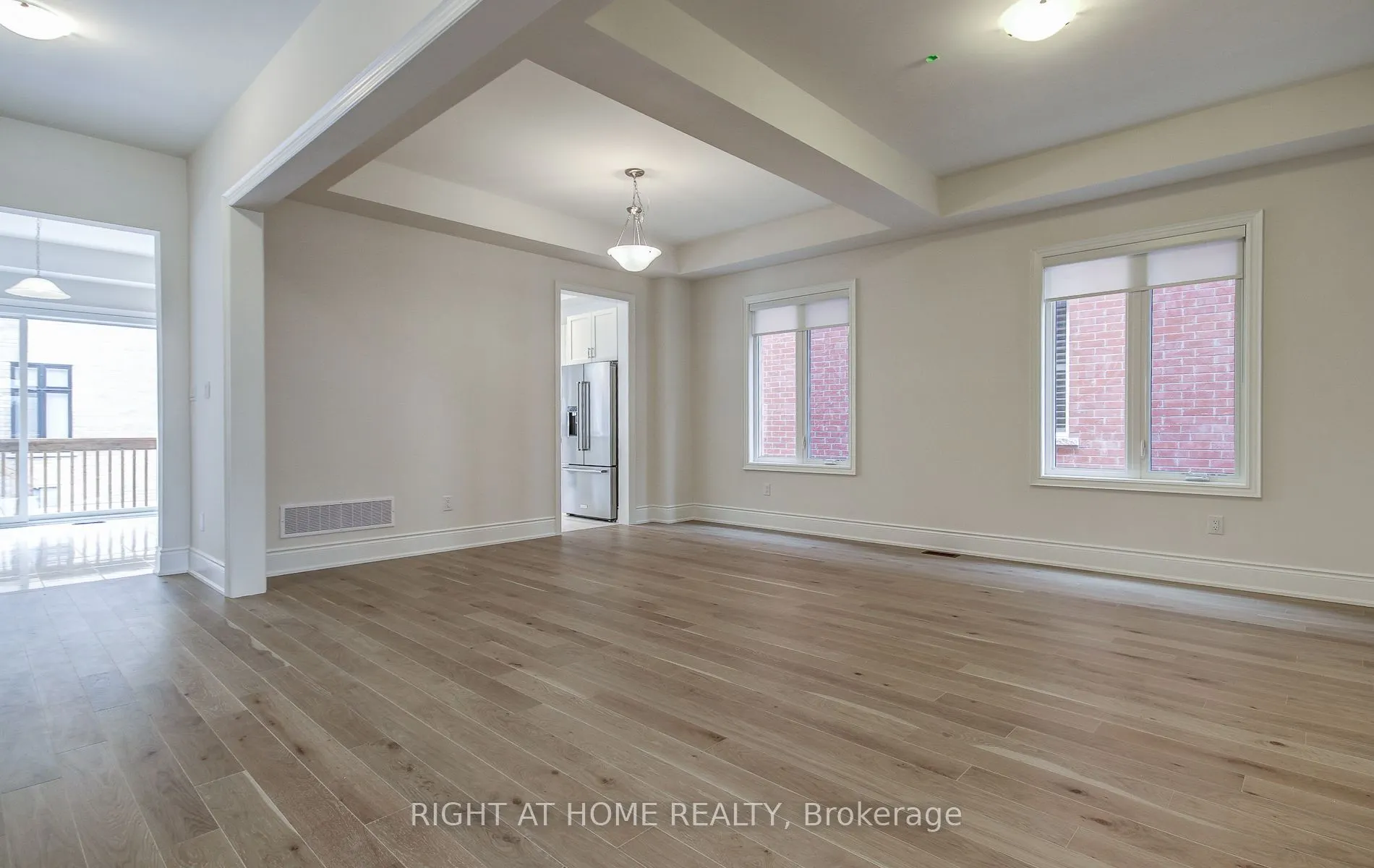 51 Lorrain Hand Crescent