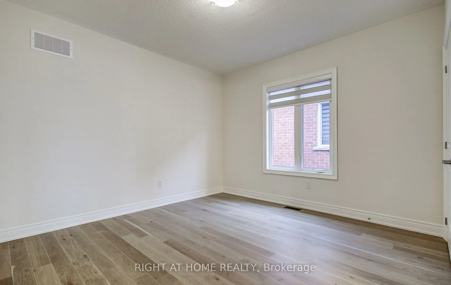 51 Lorrain Hand Crescent