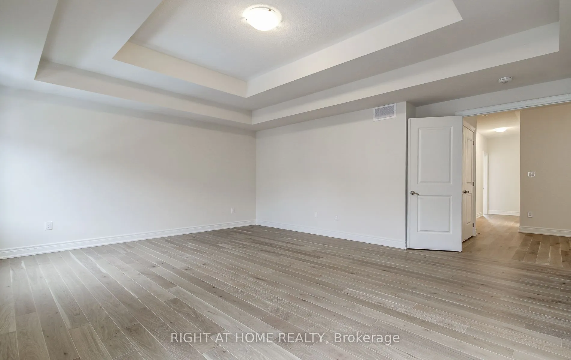 51 Lorrain Hand Crescent