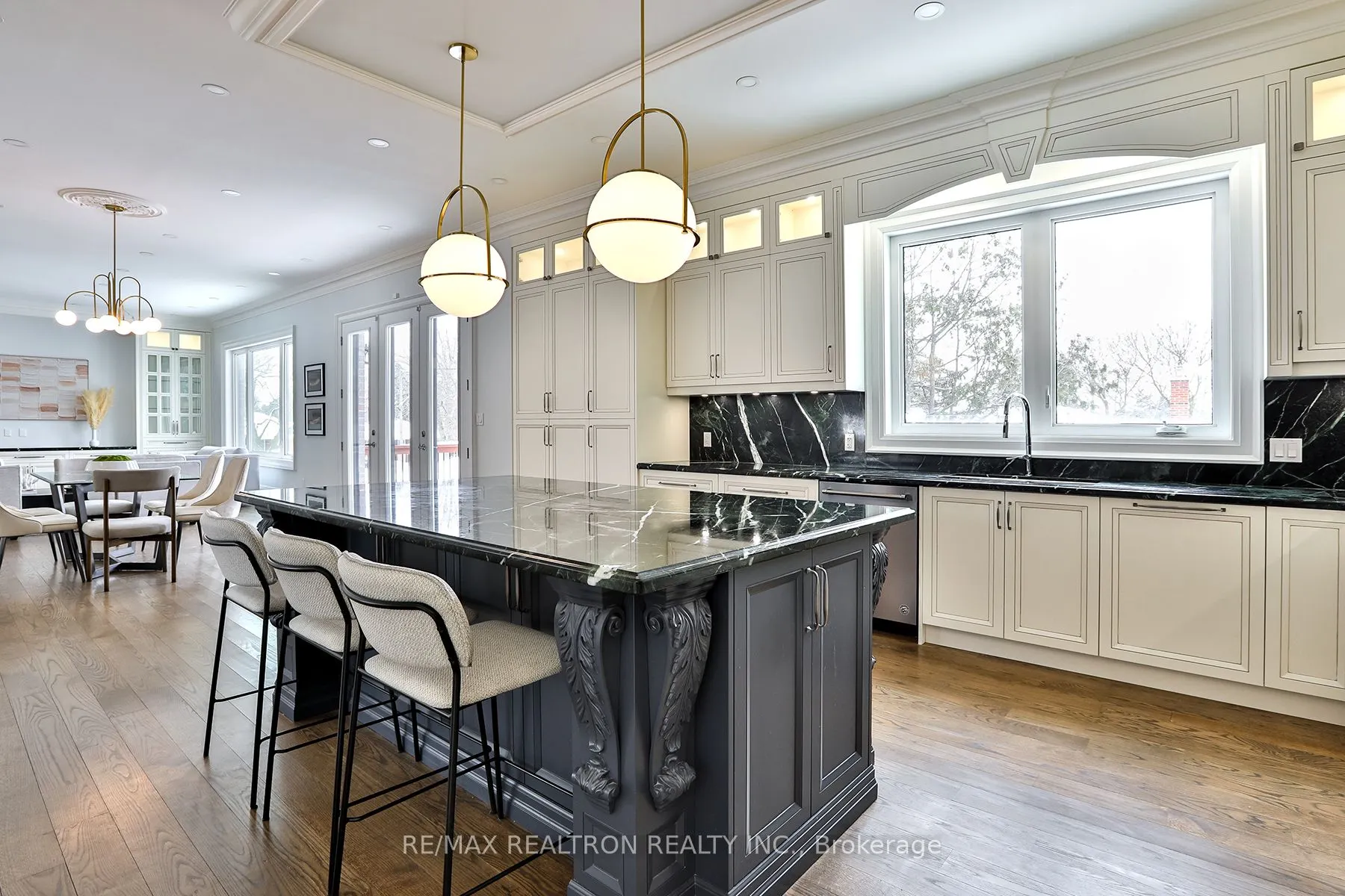 36 Sussex Avenue