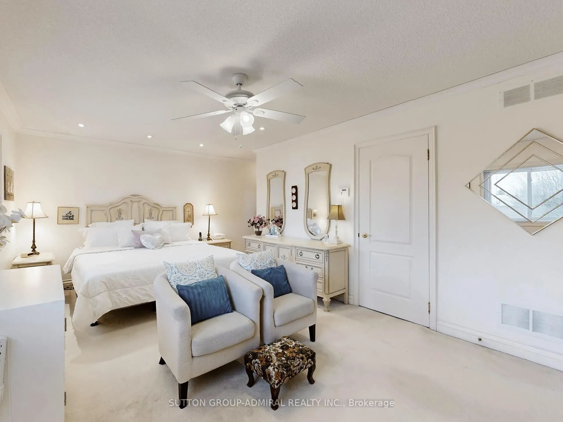 105 Leah Crescent #105