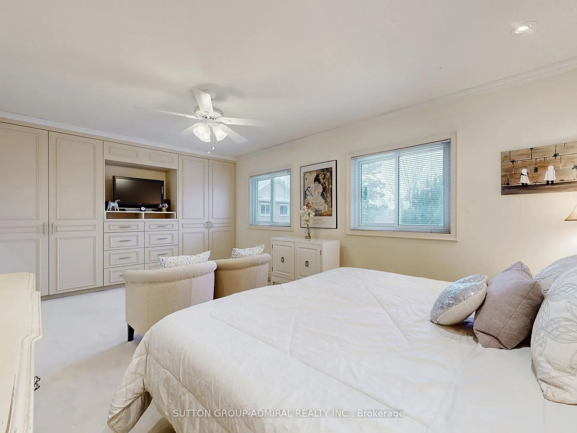 105 Leah Crescent #105