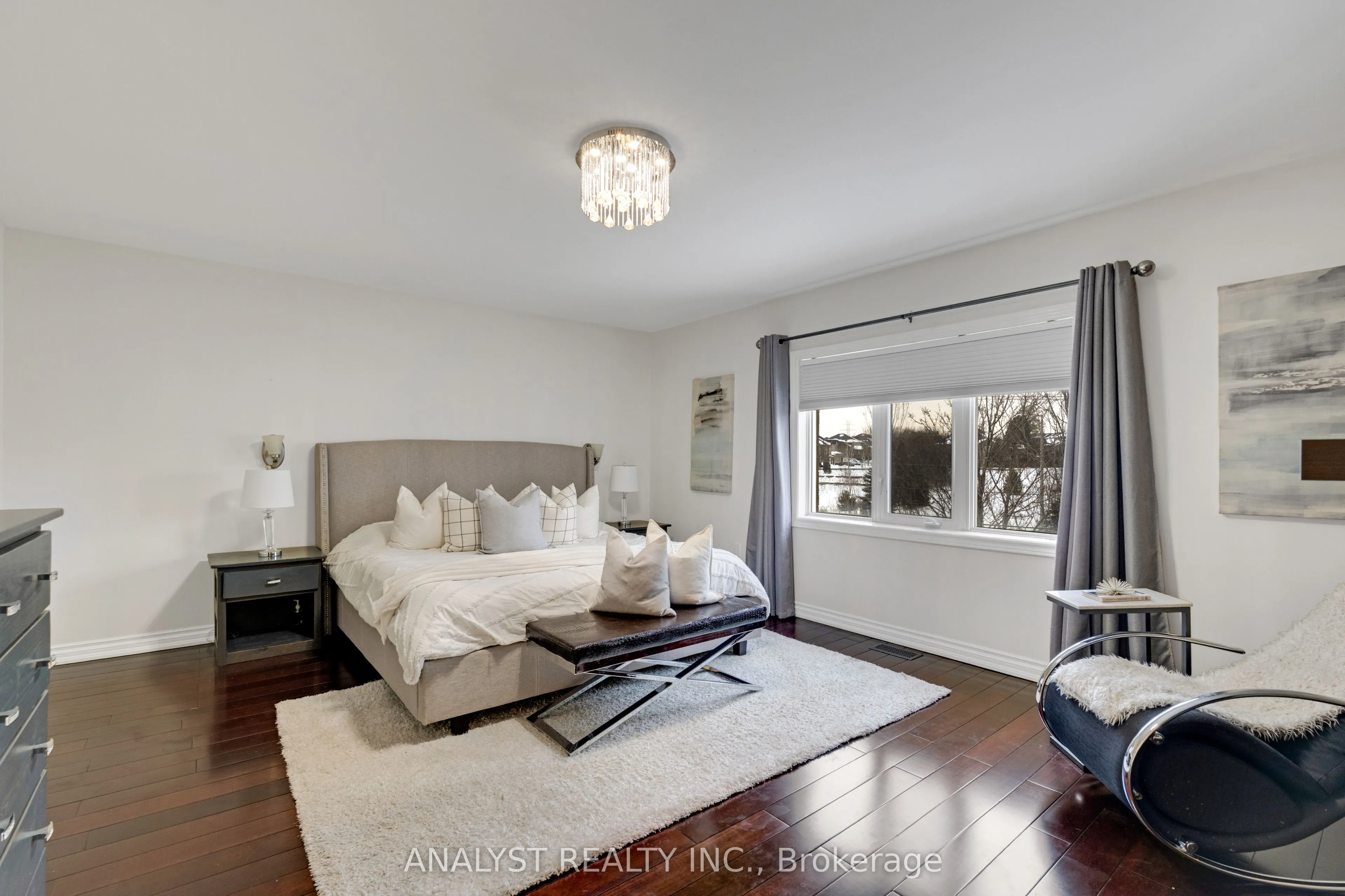 43 Carstad Crescent