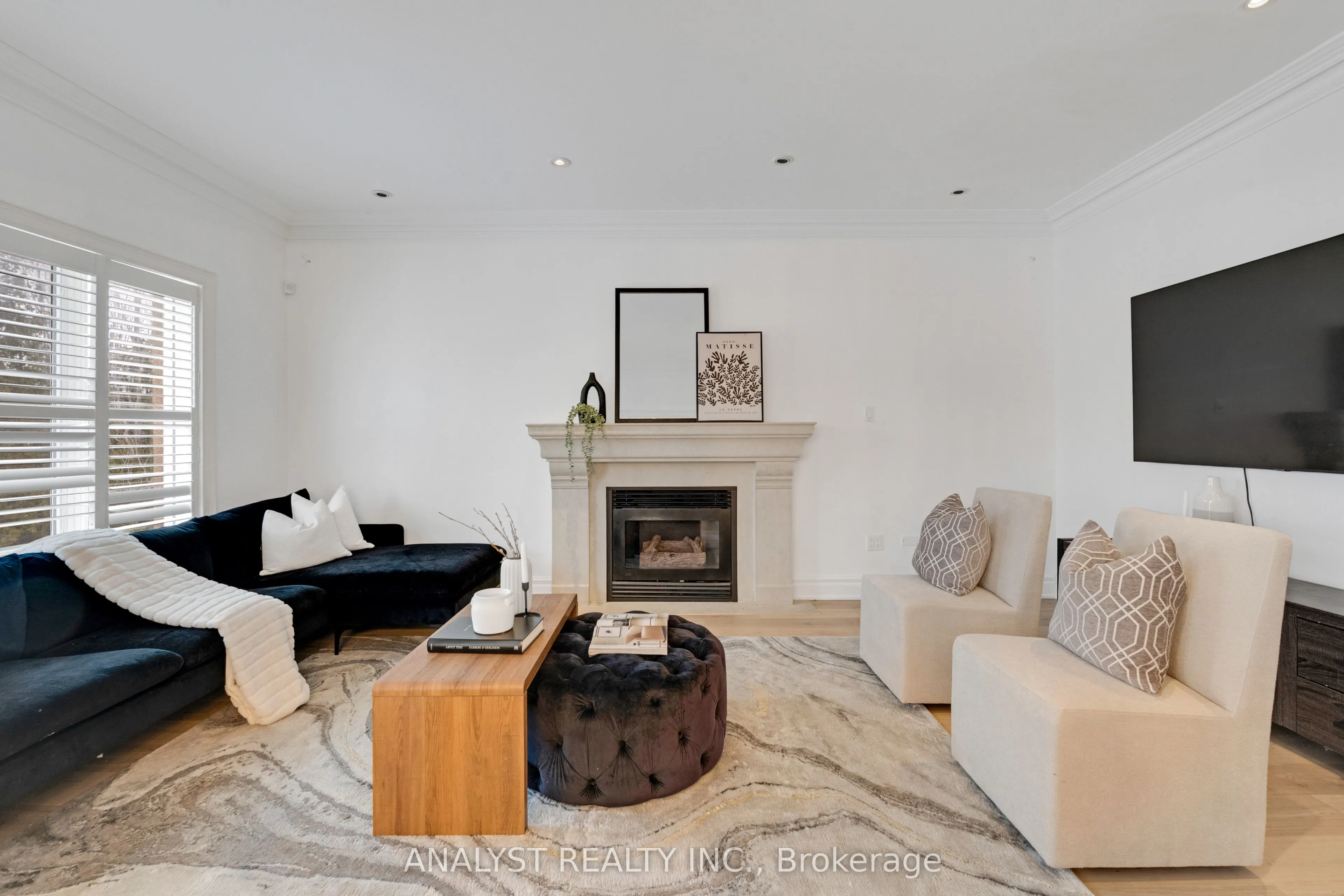 43 Carstad Crescent