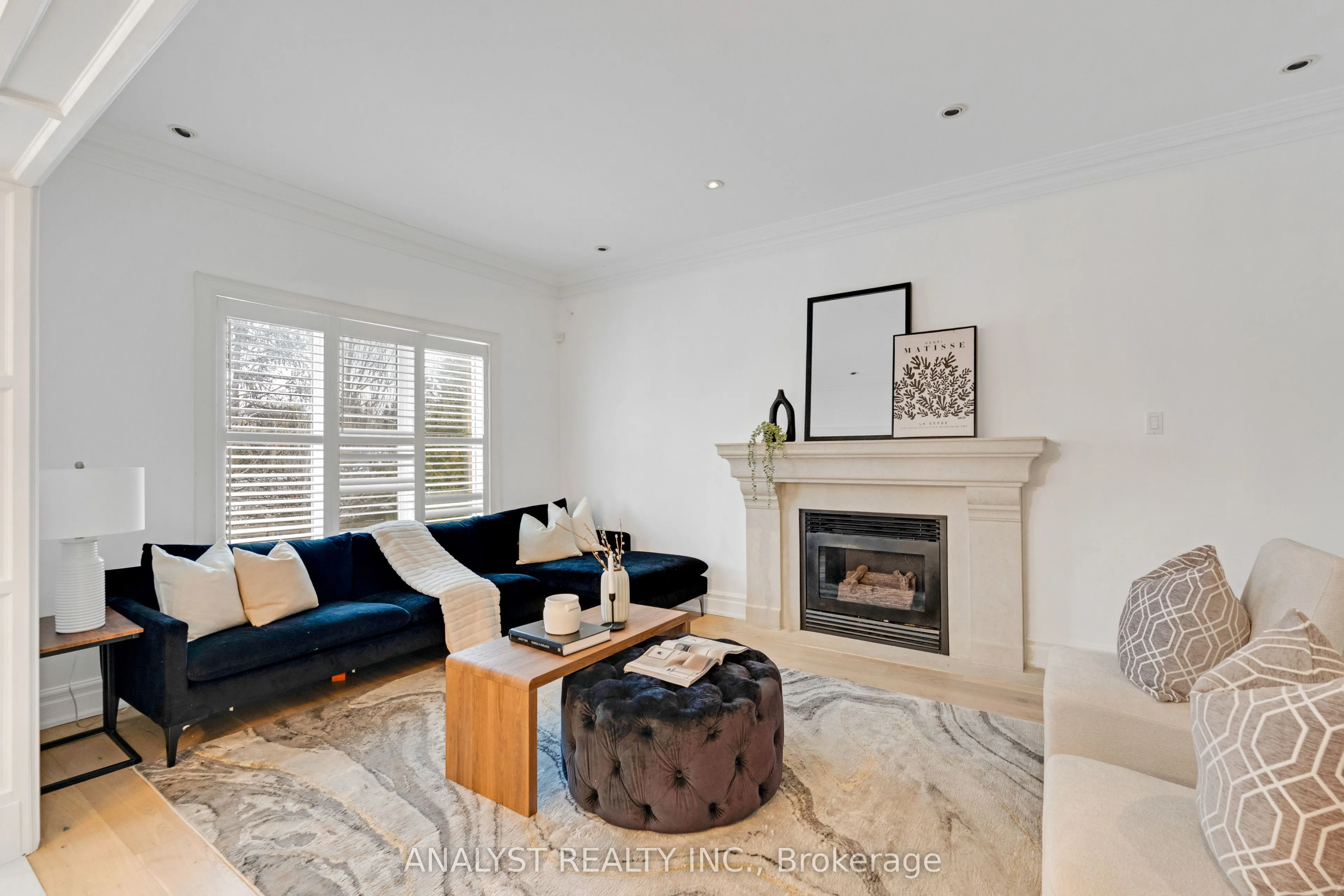 43 Carstad Crescent