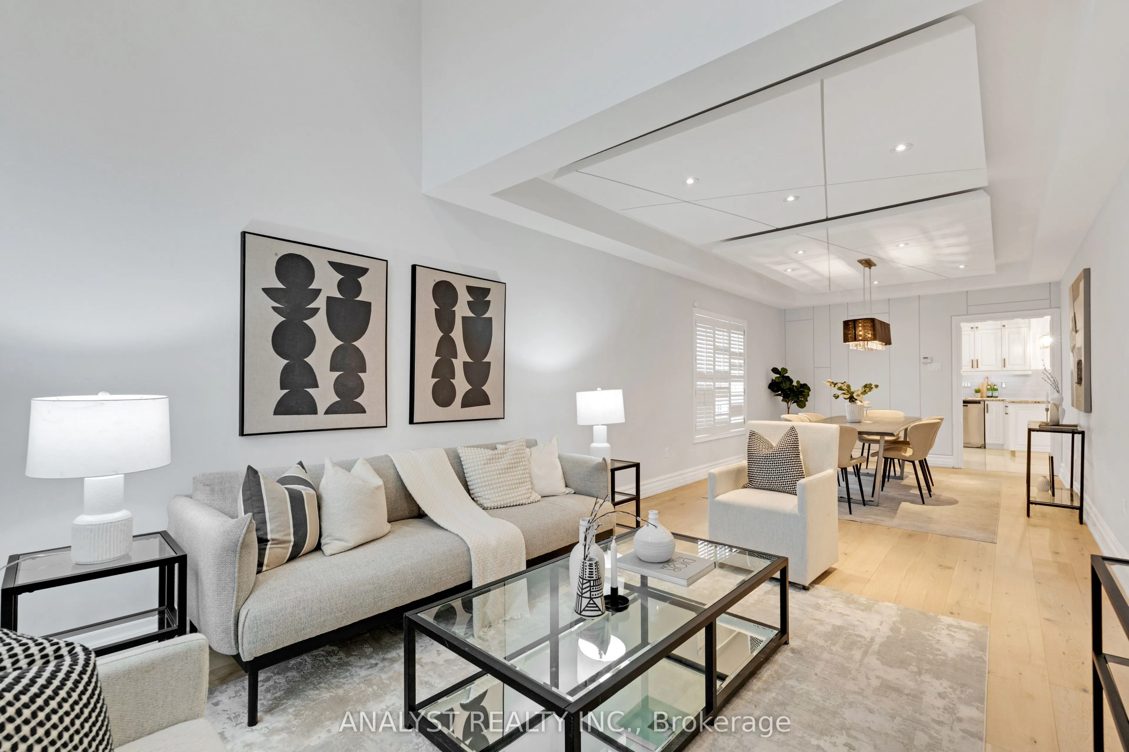 43 Carstad Crescent