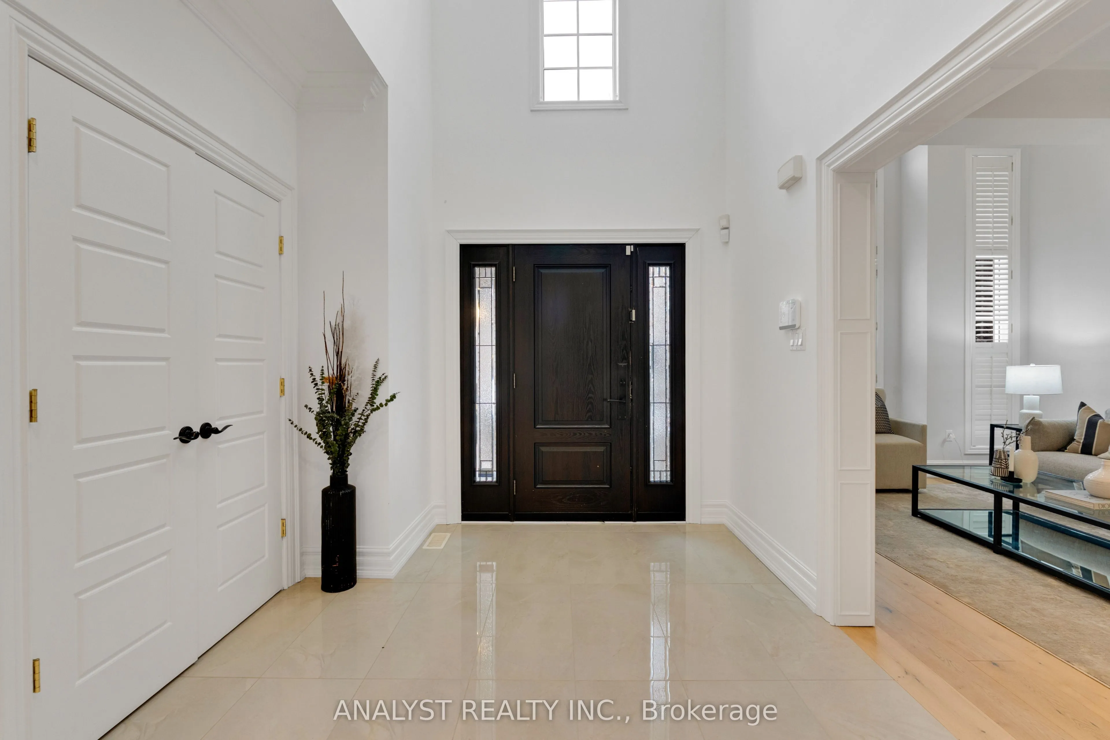 43 Carstad Crescent