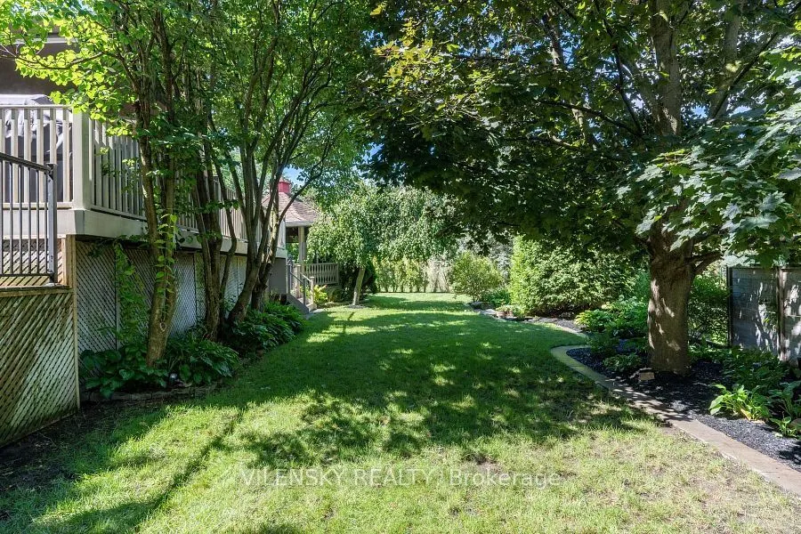 32 Whitfield Court