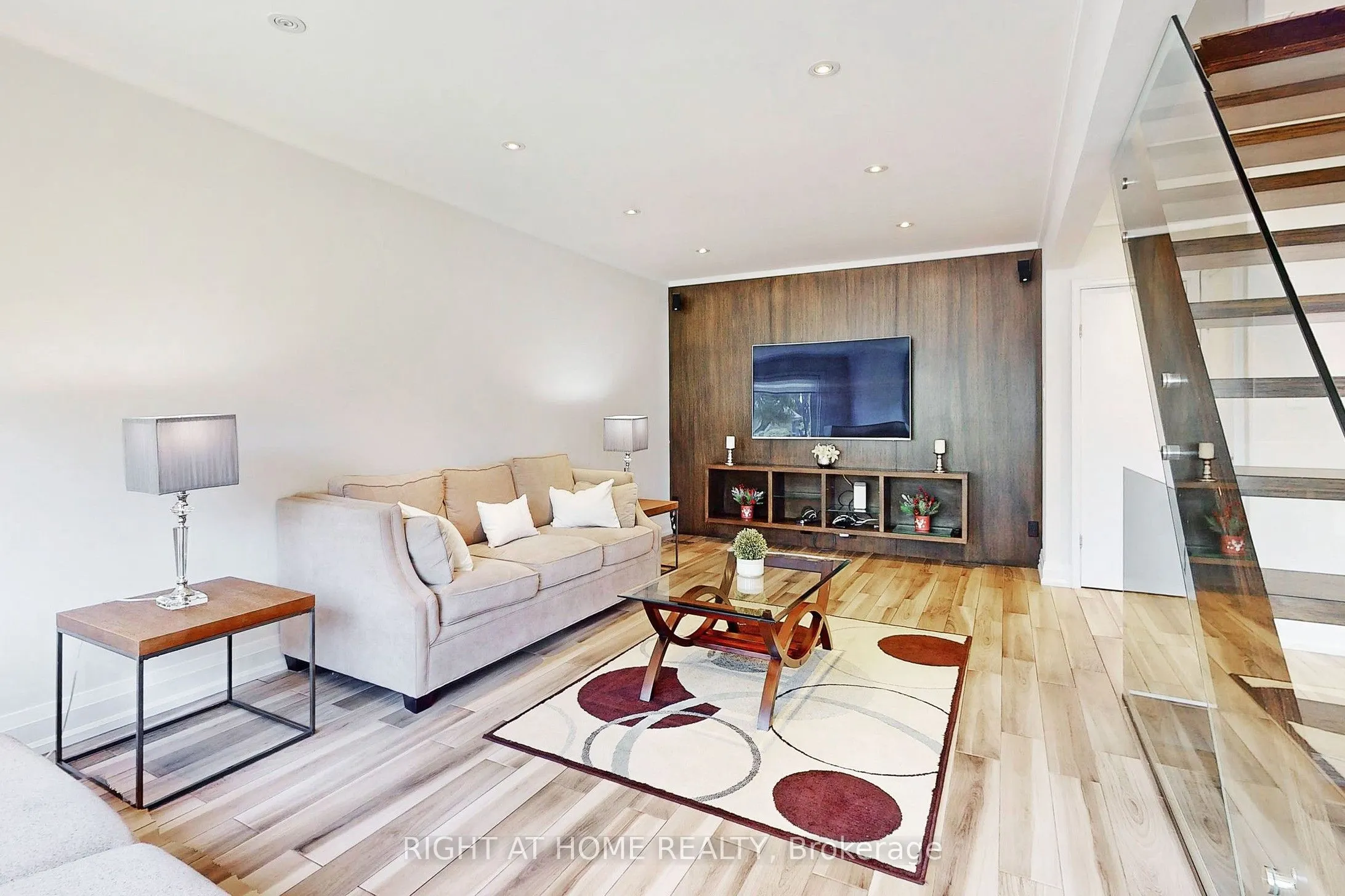 454 Alper Street