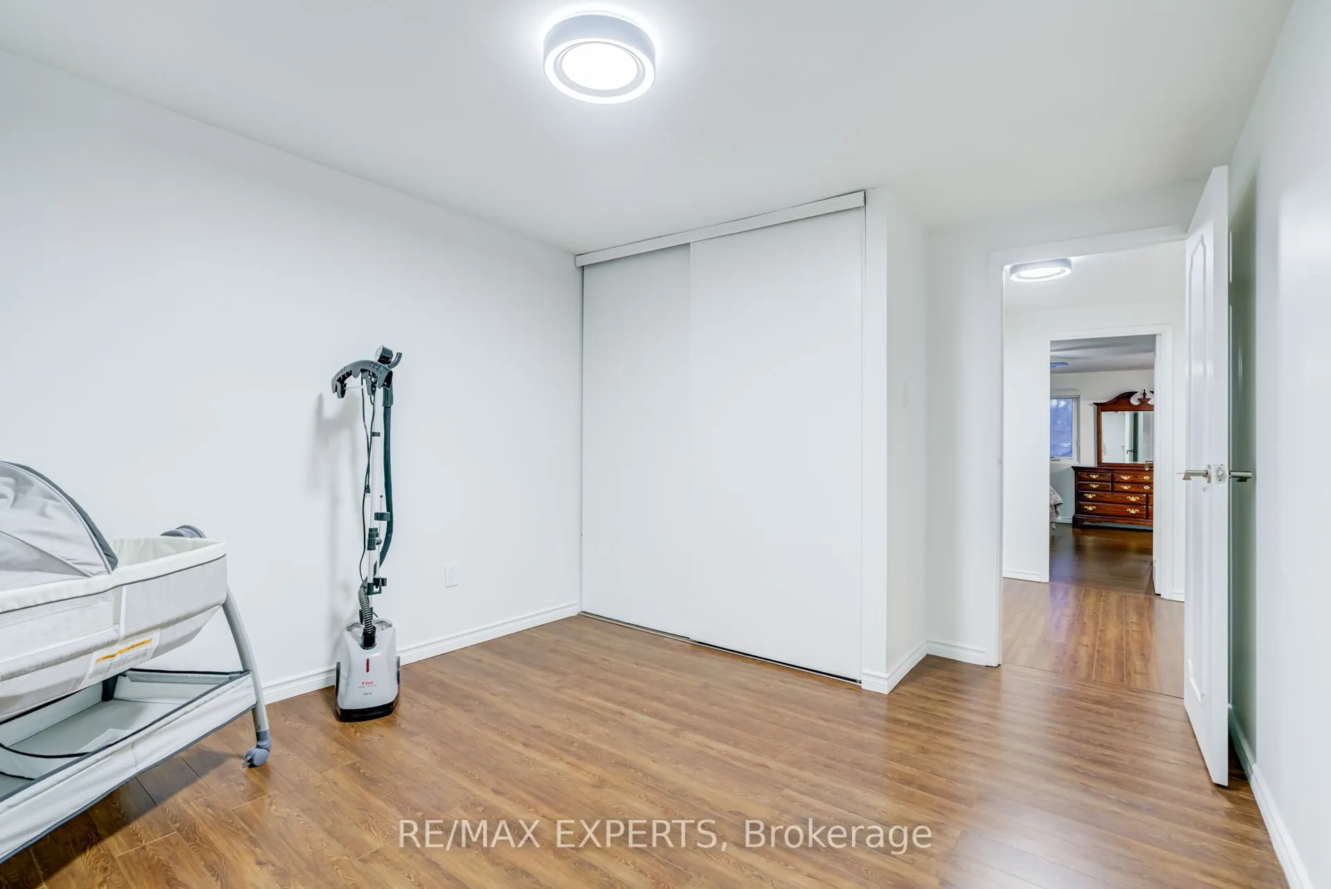 10 Knightsbridge Way #5