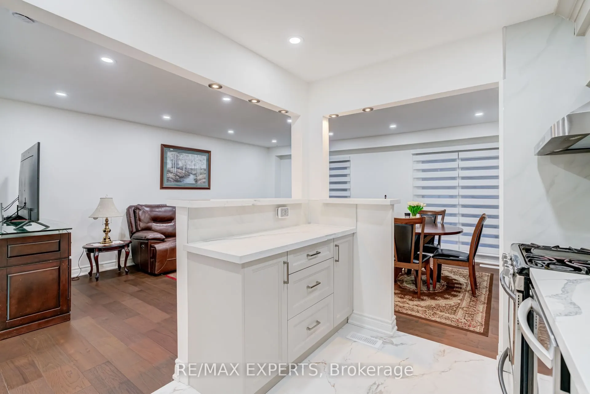 10 Knightsbridge Way #5