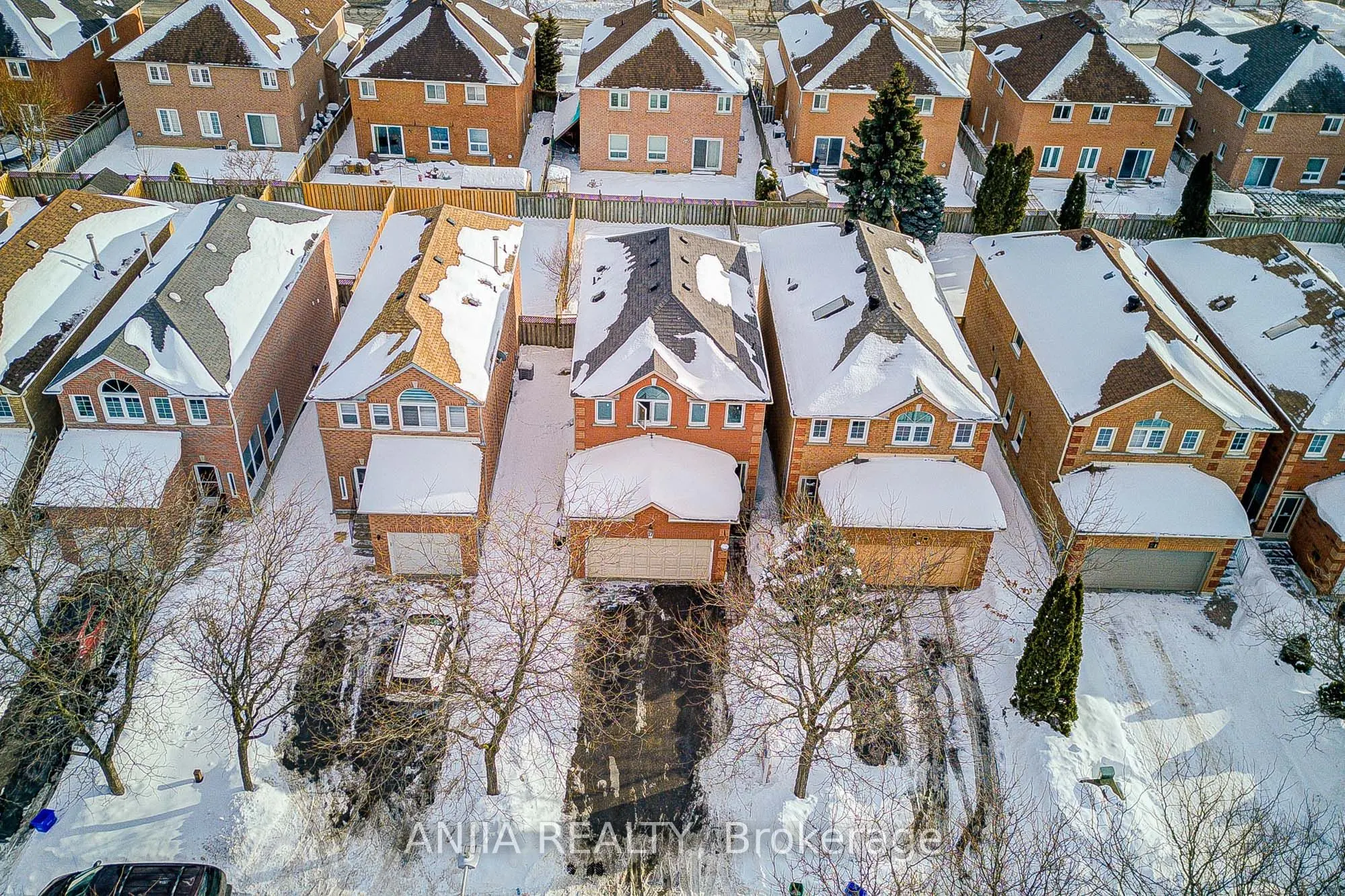 17 Kenborough Court