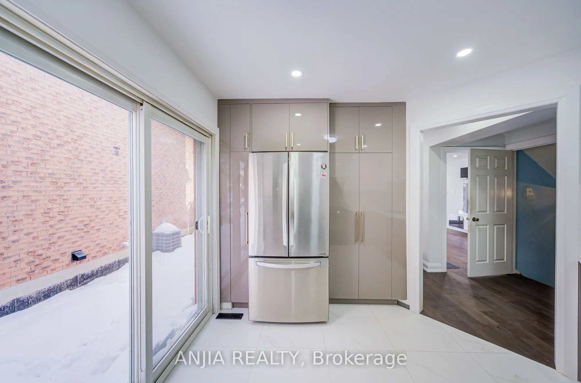 17 Kenborough Court