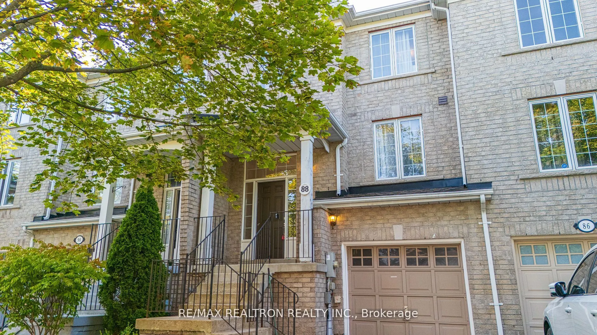 88 Banbrooke Crescent