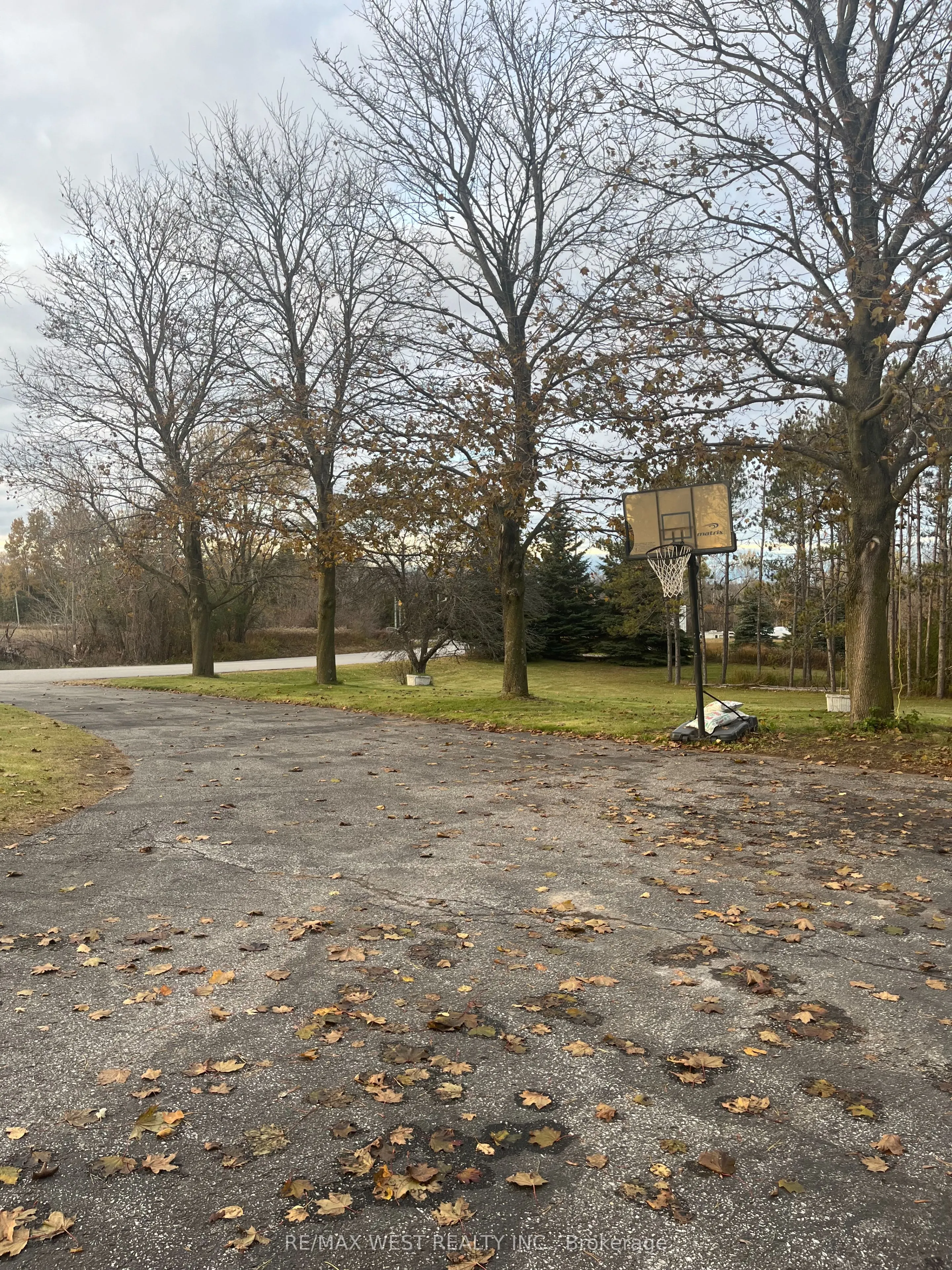 5949 Concession 6 Road