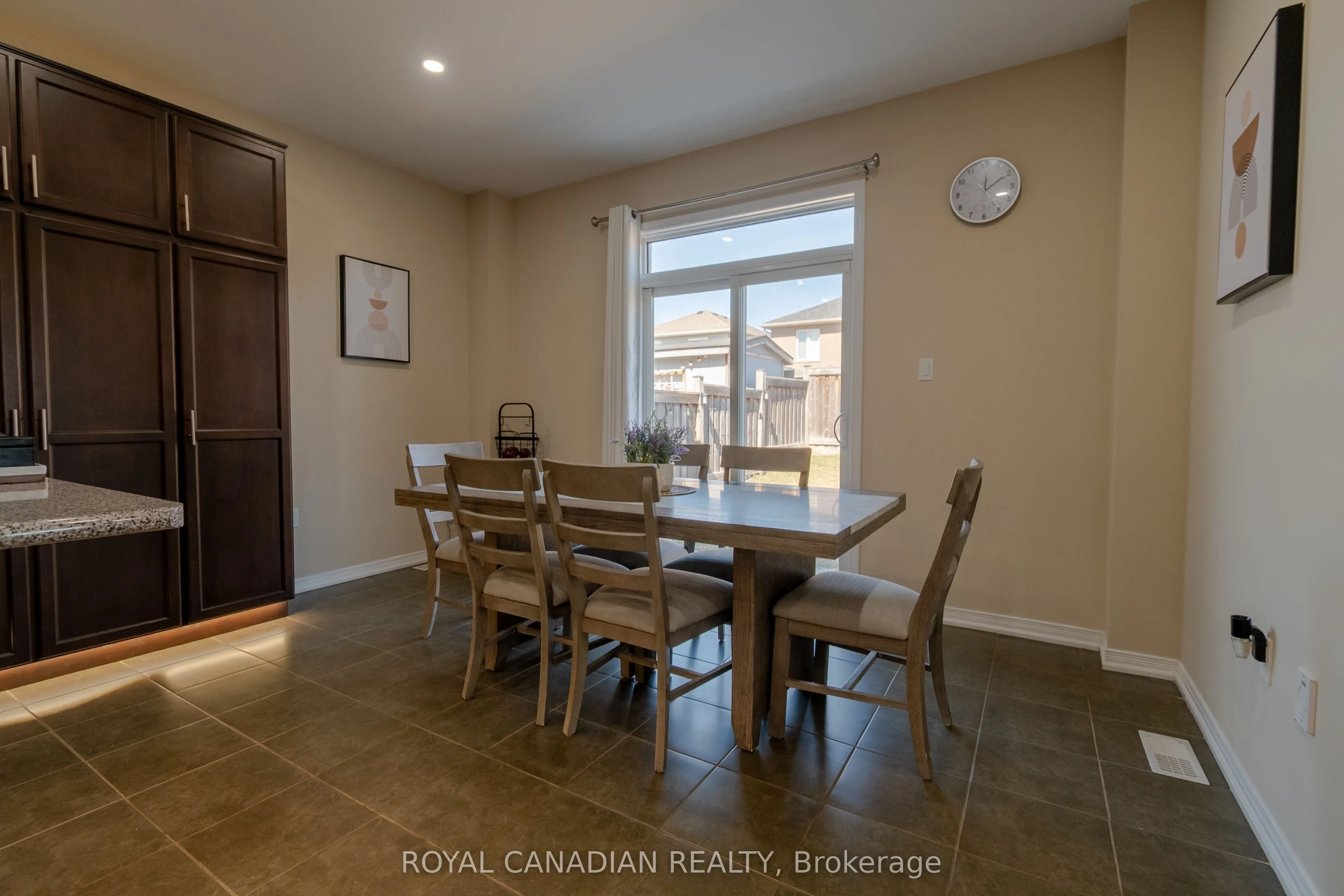 213 Richardson Crescent
