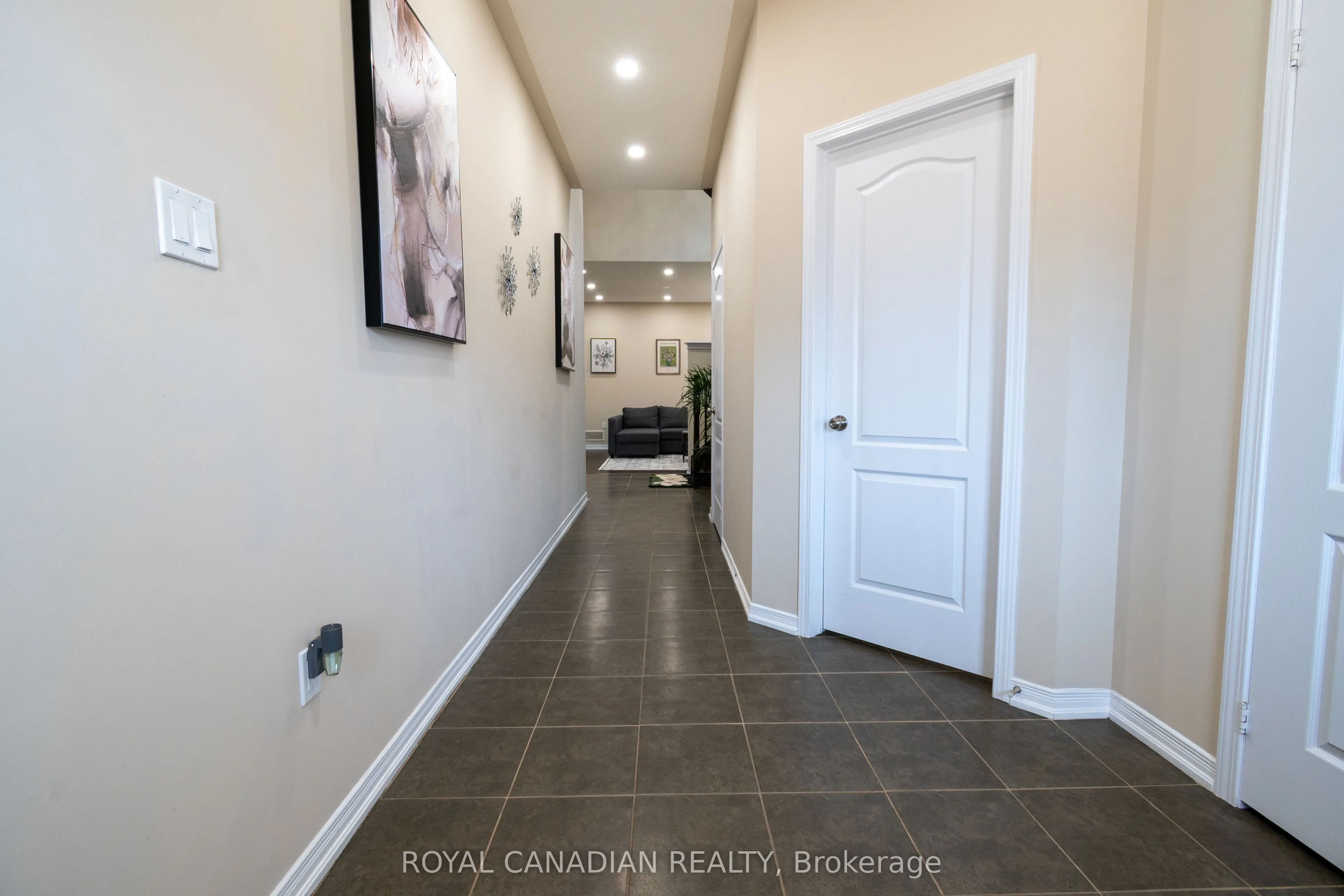 213 Richardson Crescent