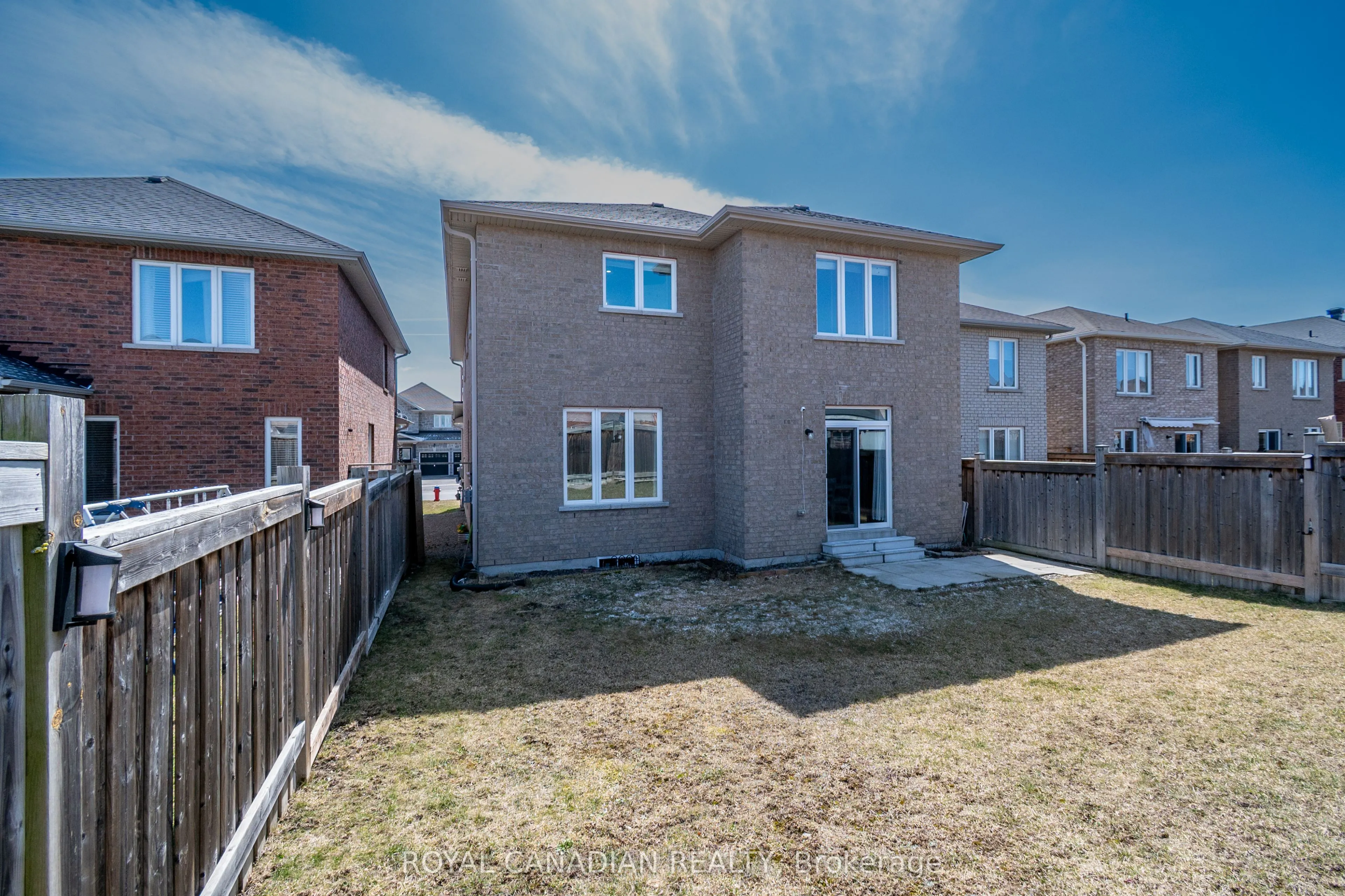 213 Richardson Crescent