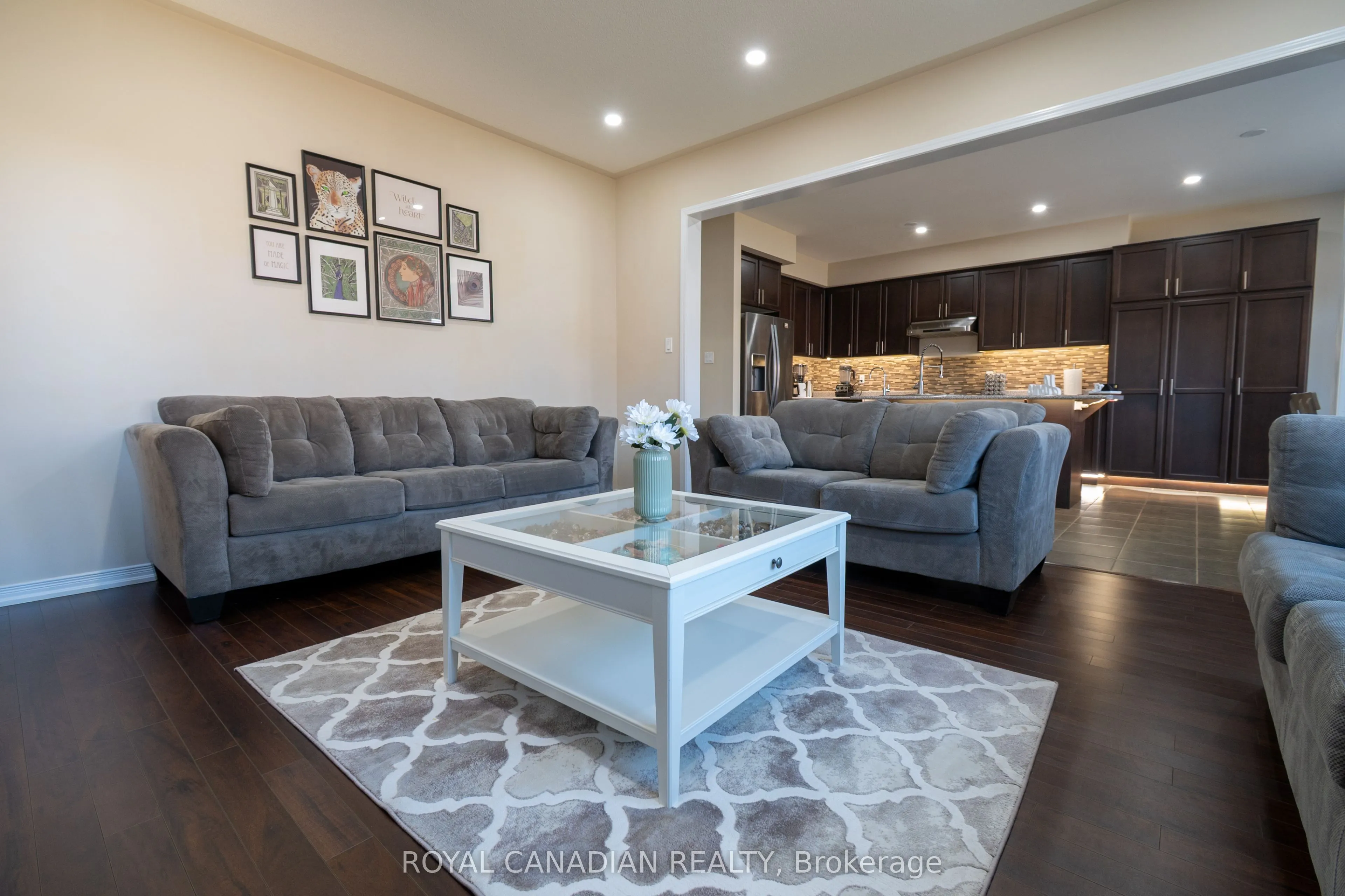 213 Richardson Crescent