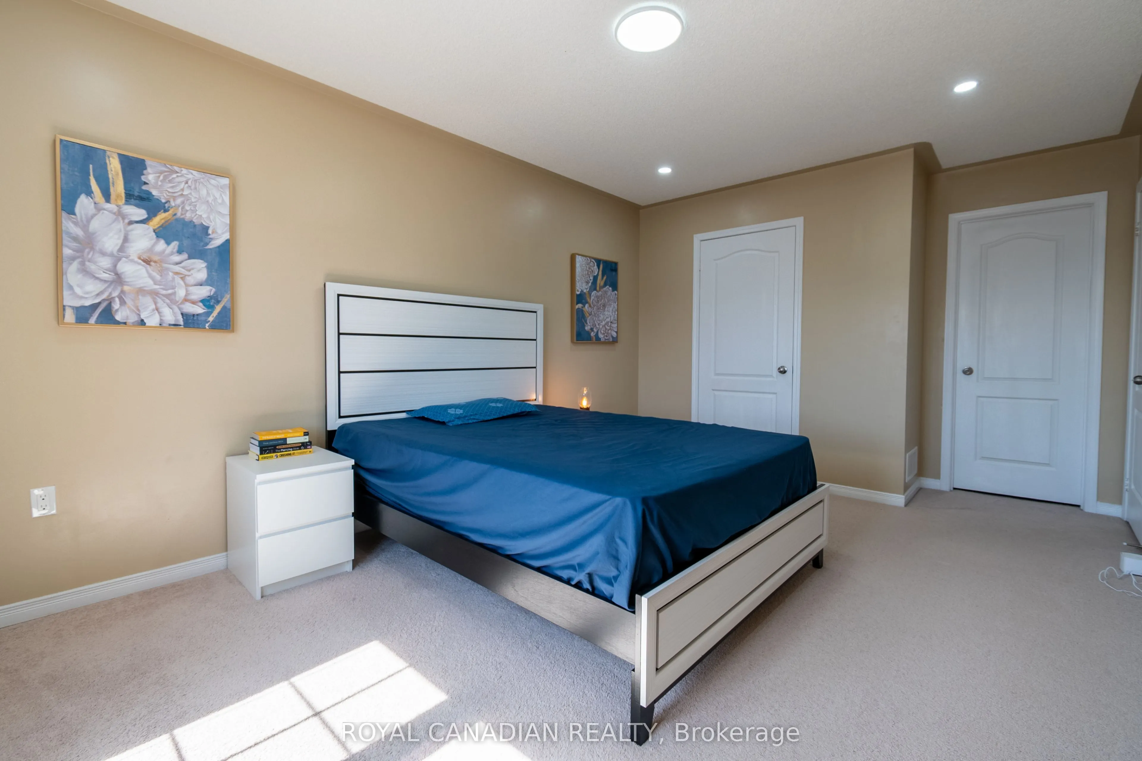 213 Richardson Crescent