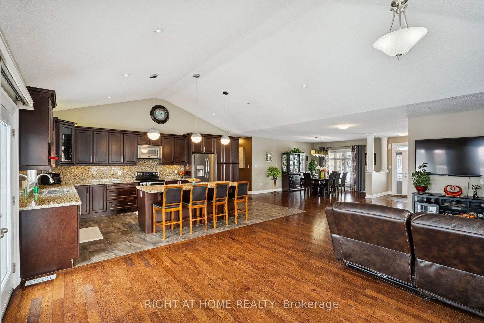10 Brolley Crescent