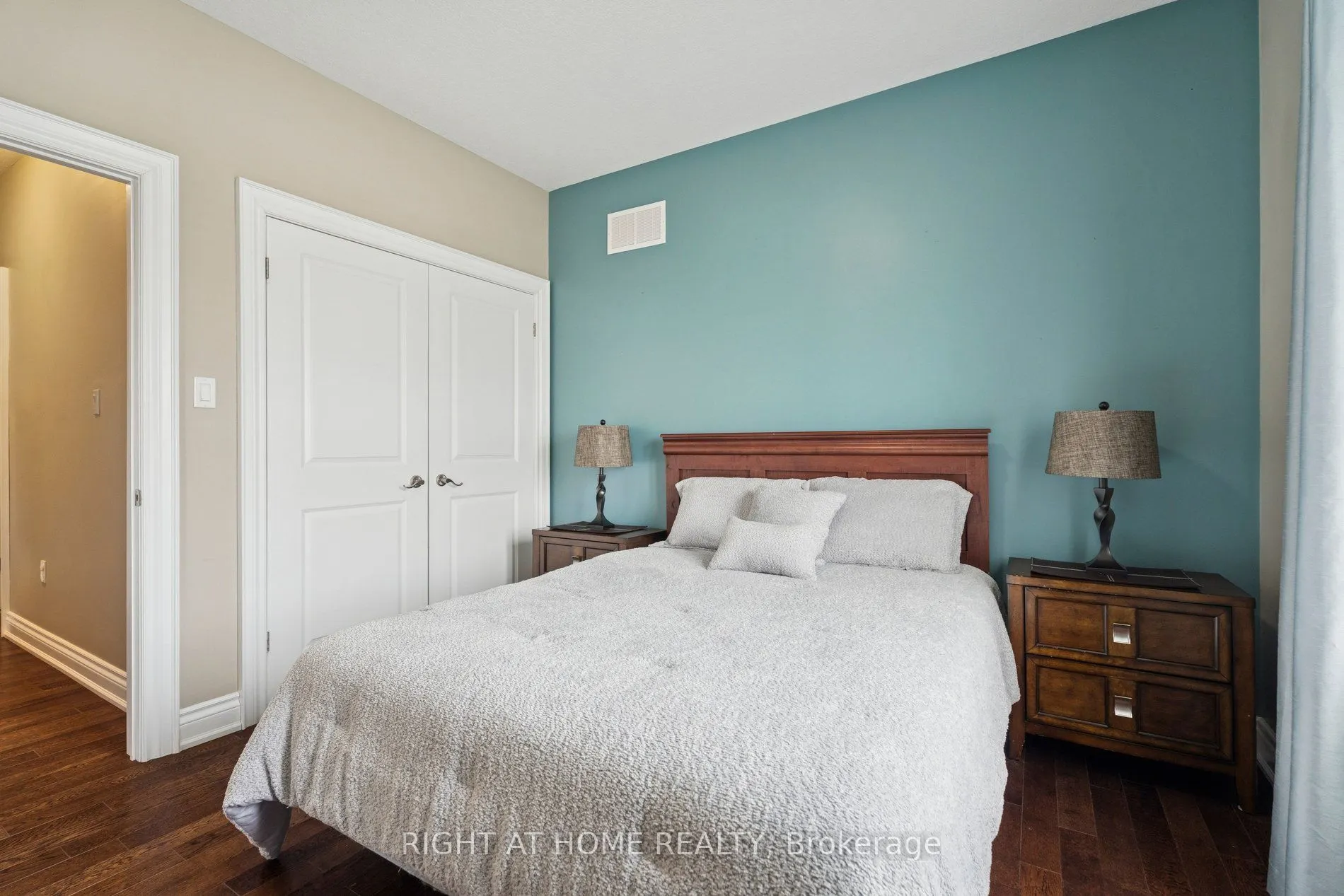 10 Brolley Crescent
