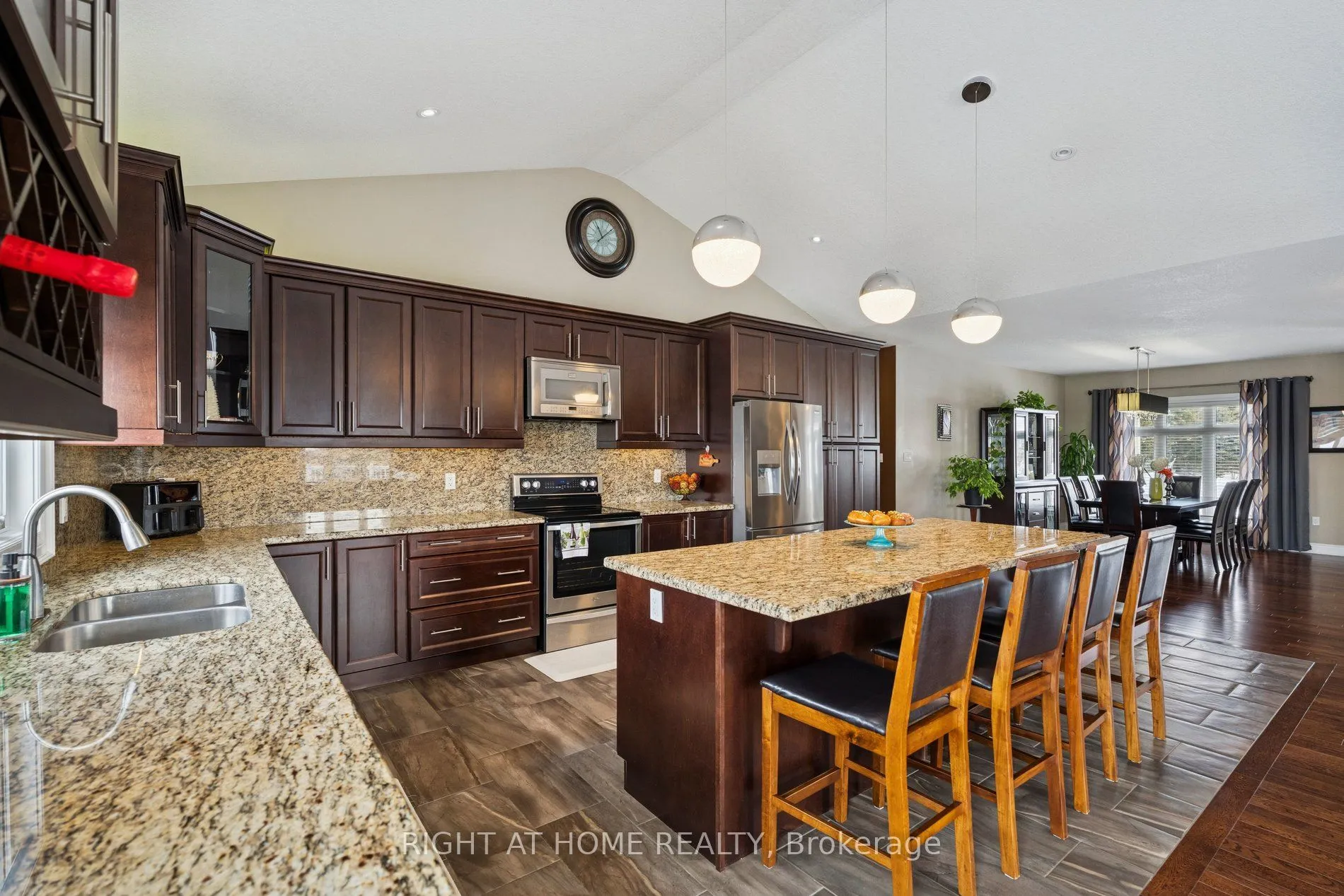 10 Brolley Crescent