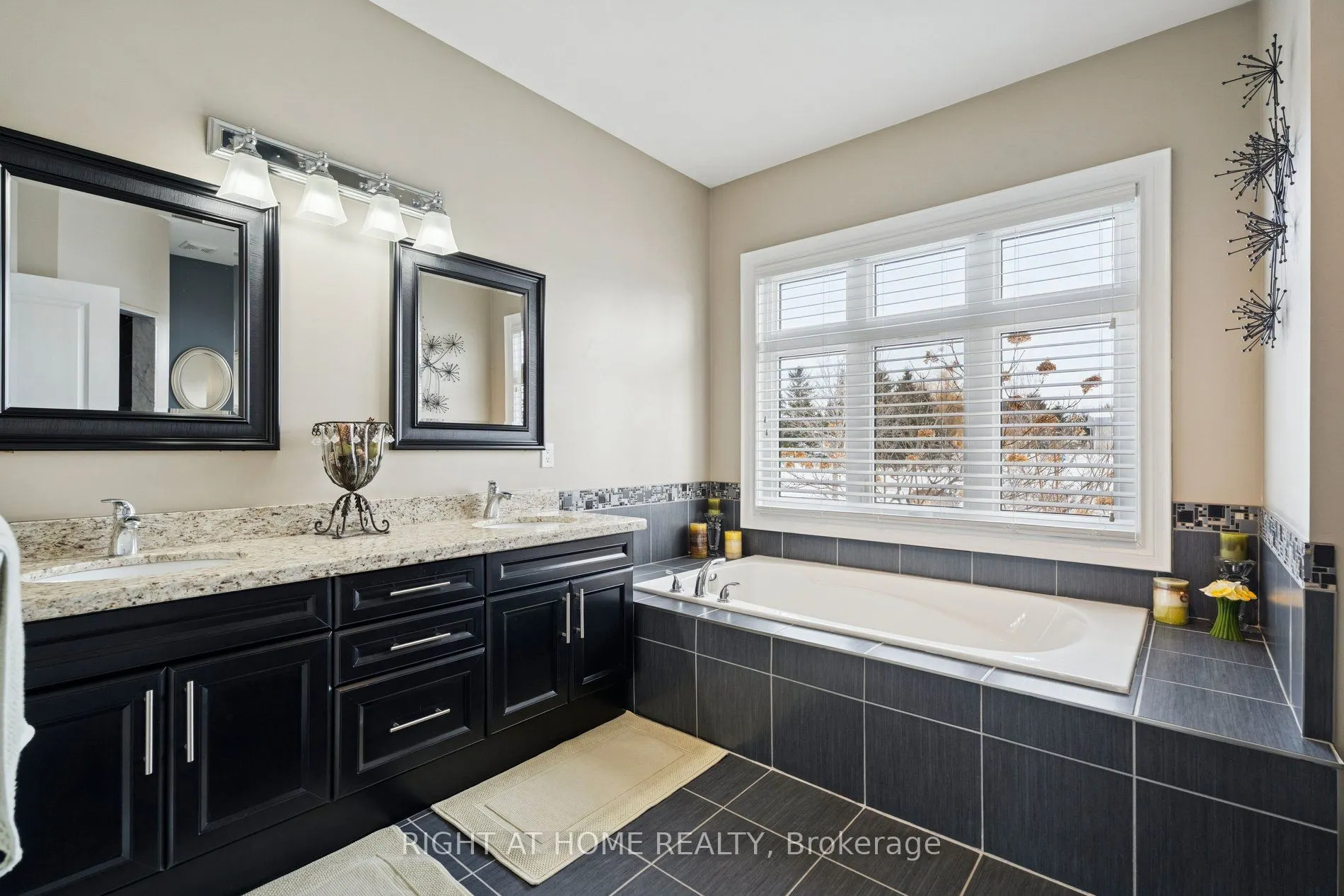 10 Brolley Crescent
