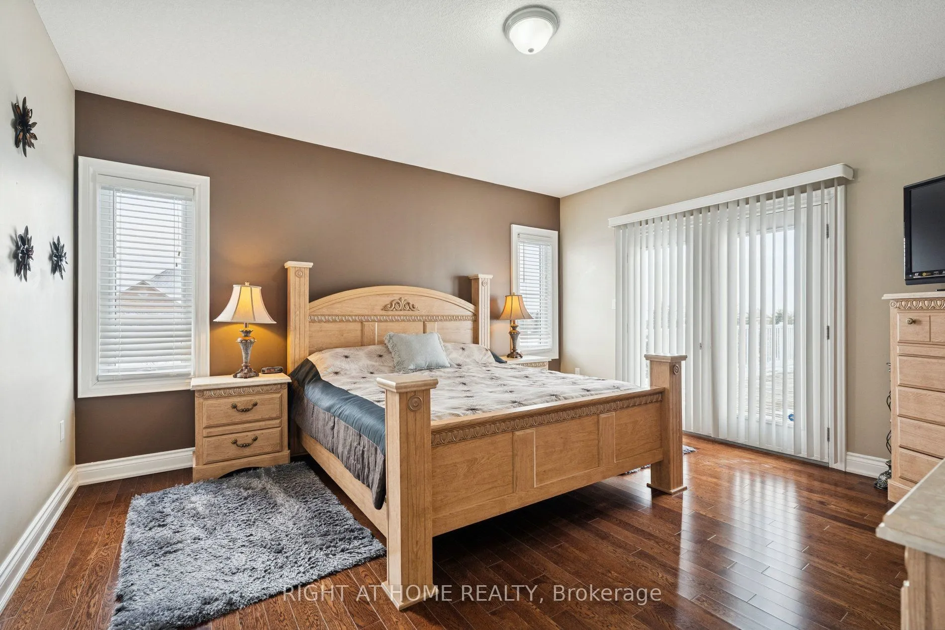 10 Brolley Crescent