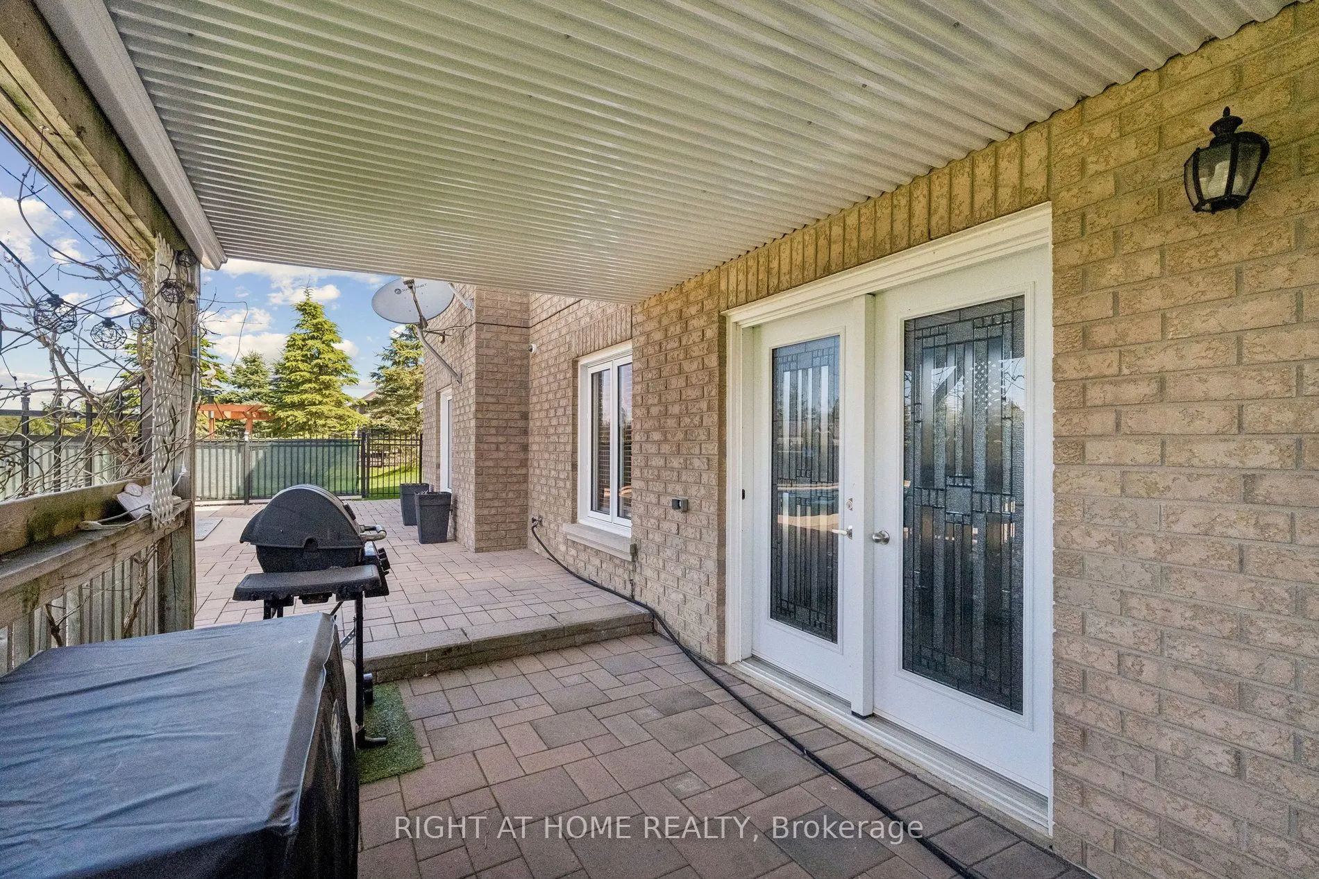 10 Brolley Crescent