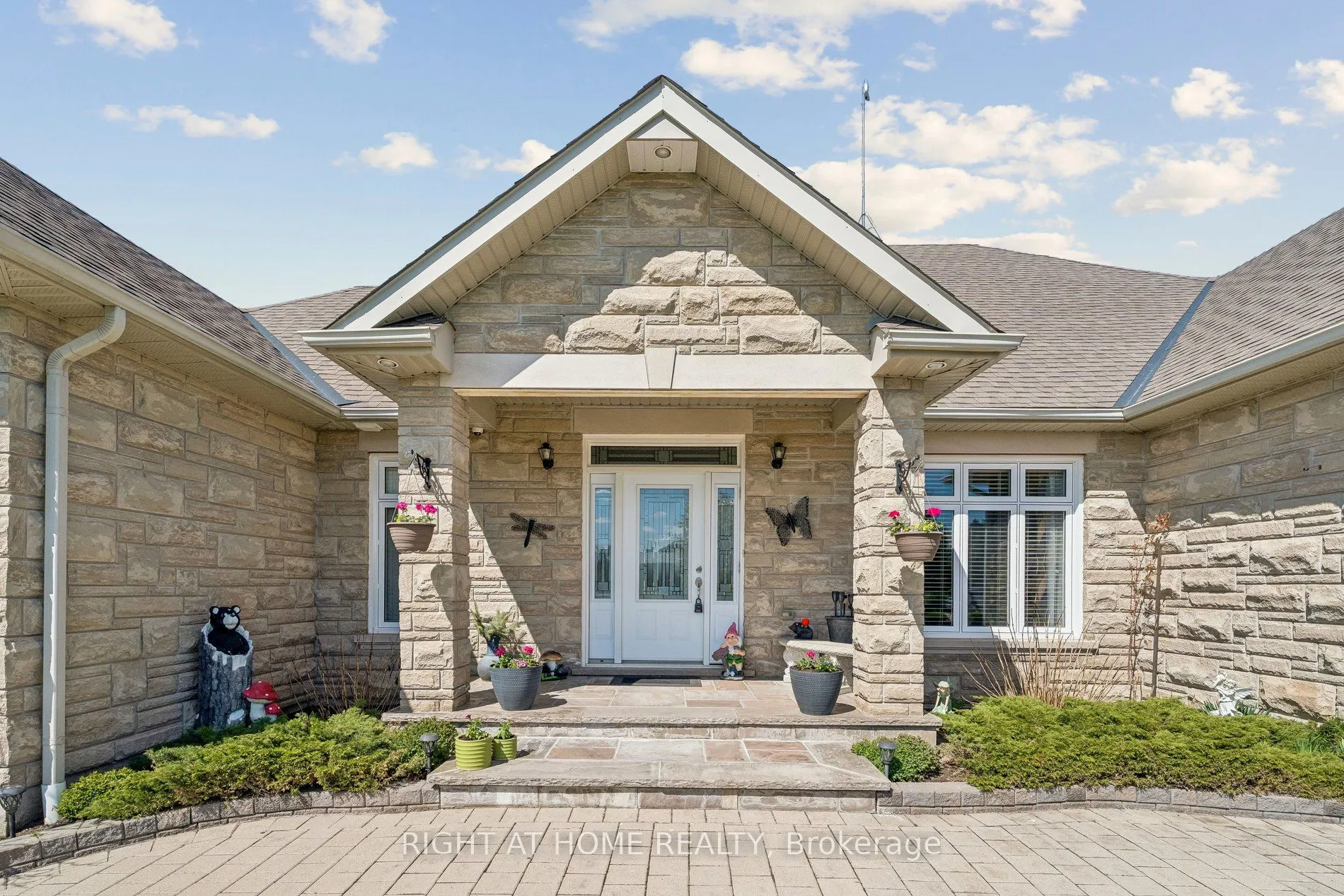 10 Brolley Crescent