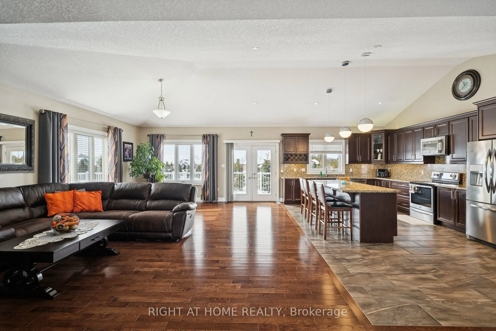 10 Brolley Crescent