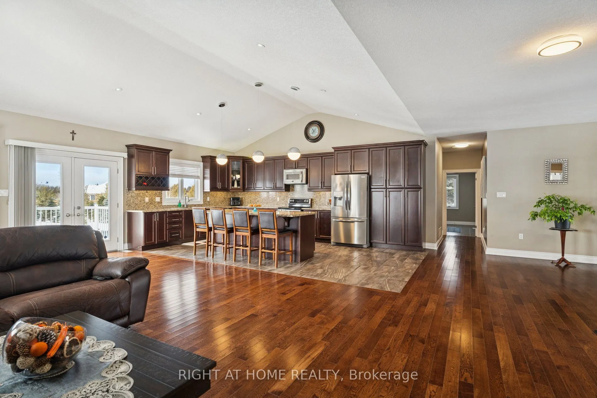 10 Brolley Crescent
