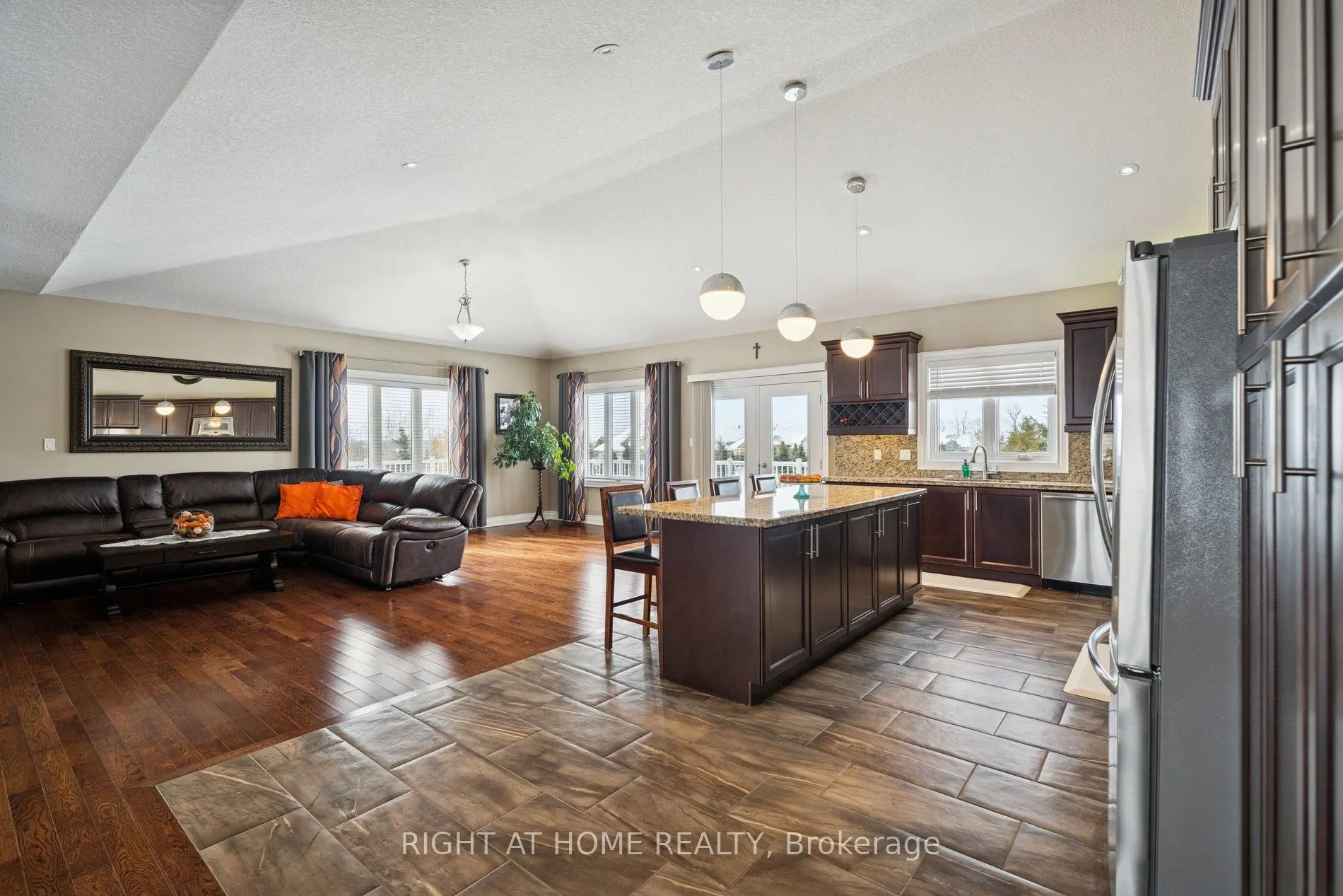 10 Brolley Crescent