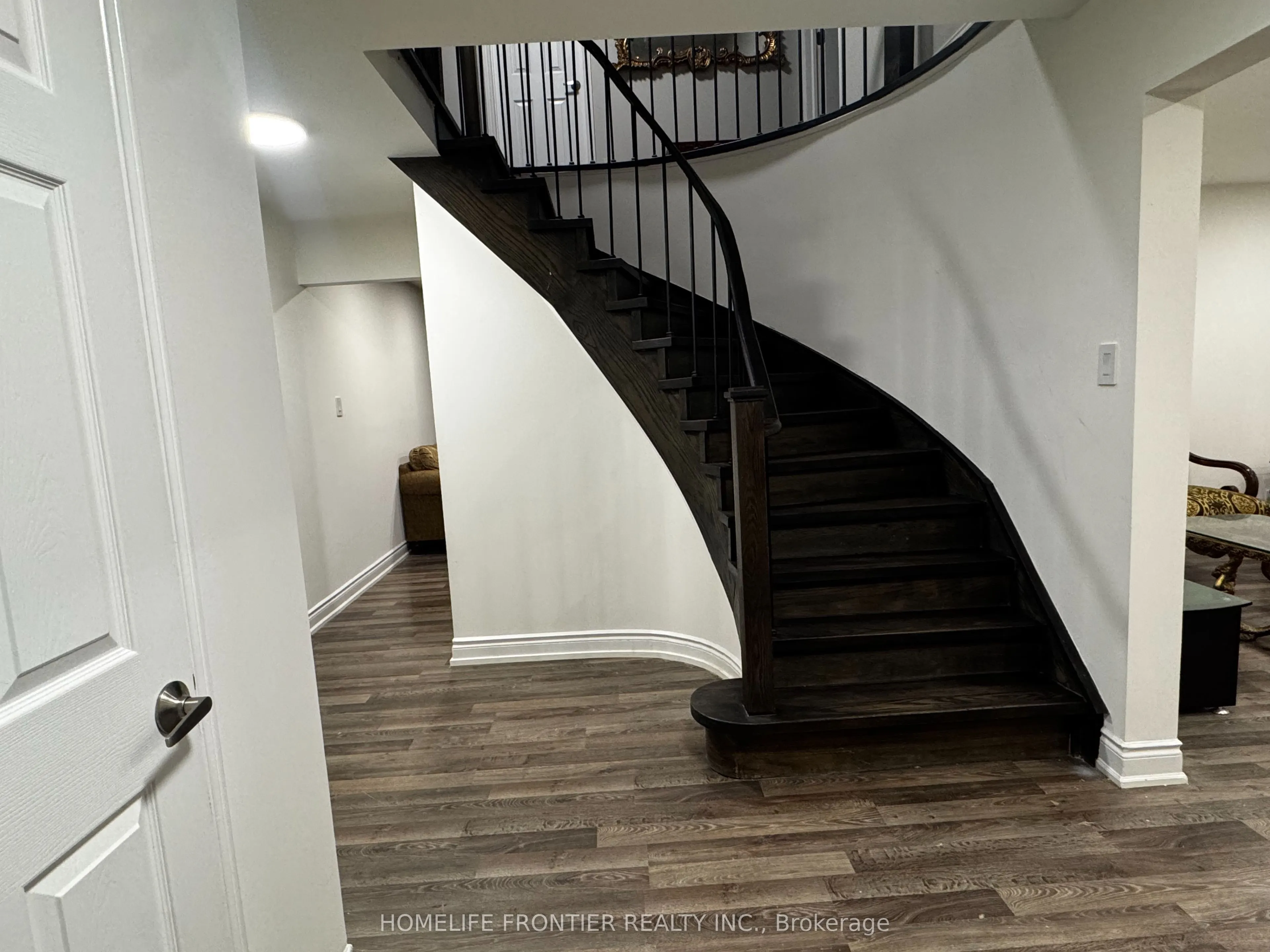39 Camrose Drive