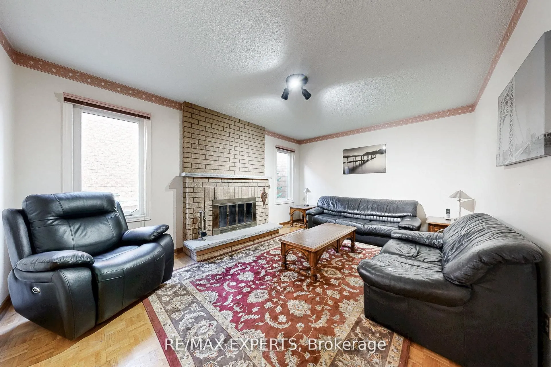 47 Velvet Crescent