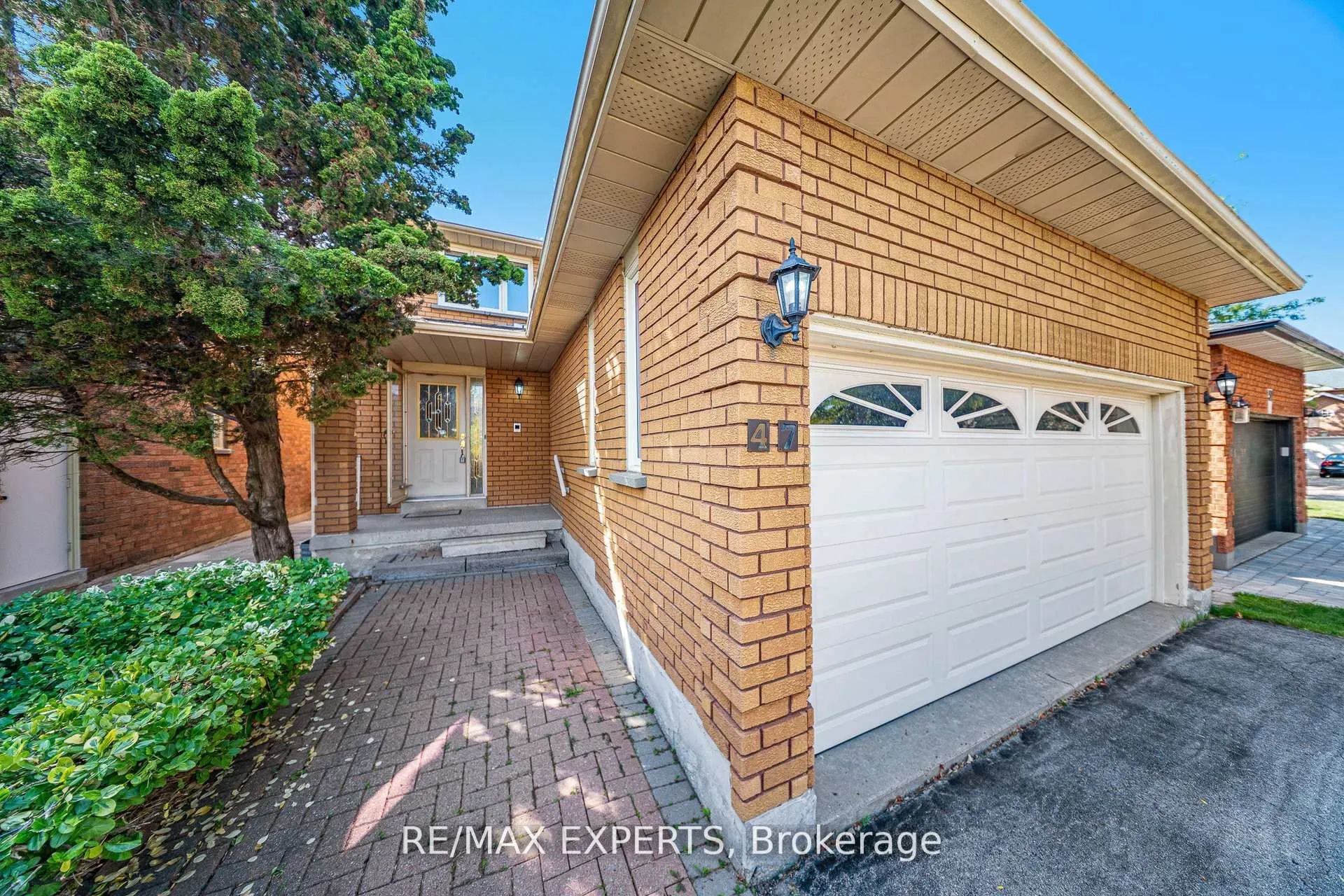 47 Velvet Crescent