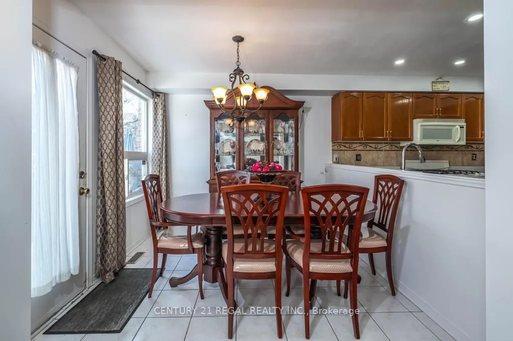 43 Waterton Crescent