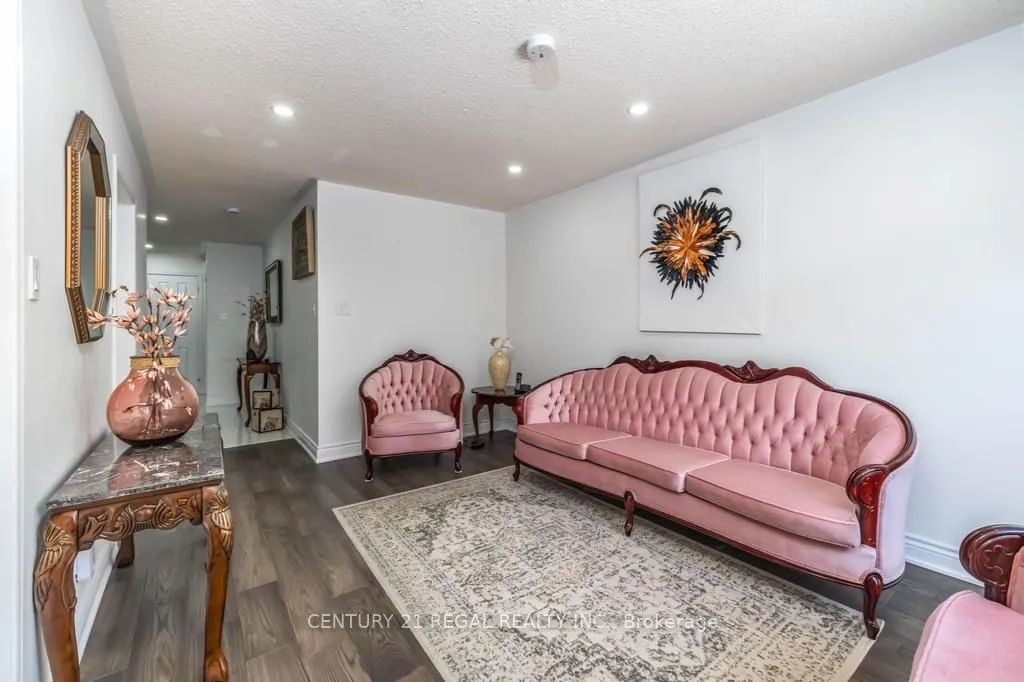 43 Waterton Crescent