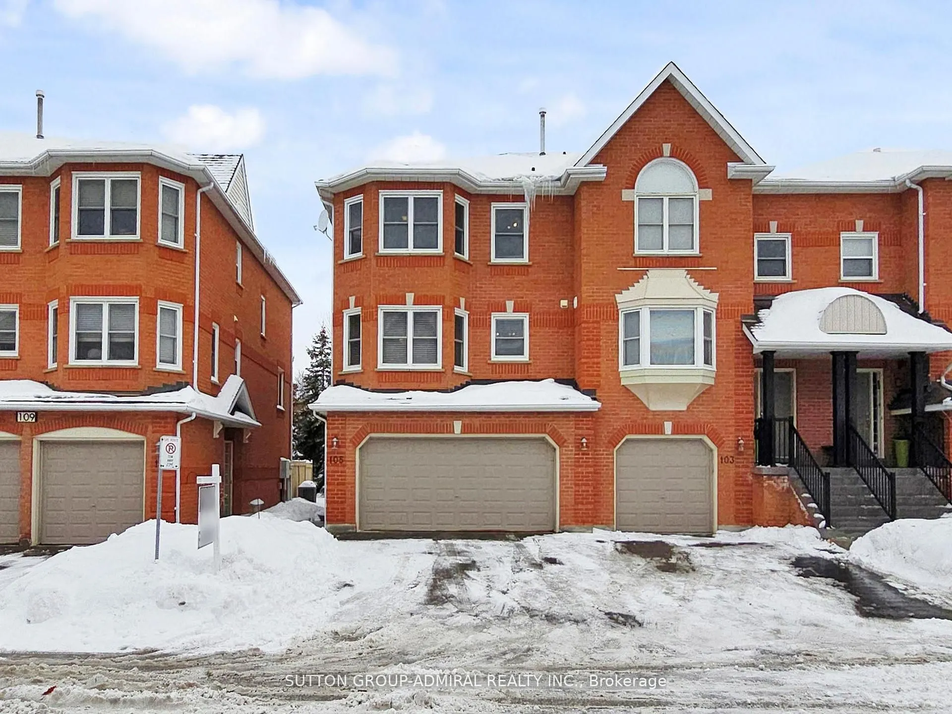 105 Leah Crescent #105