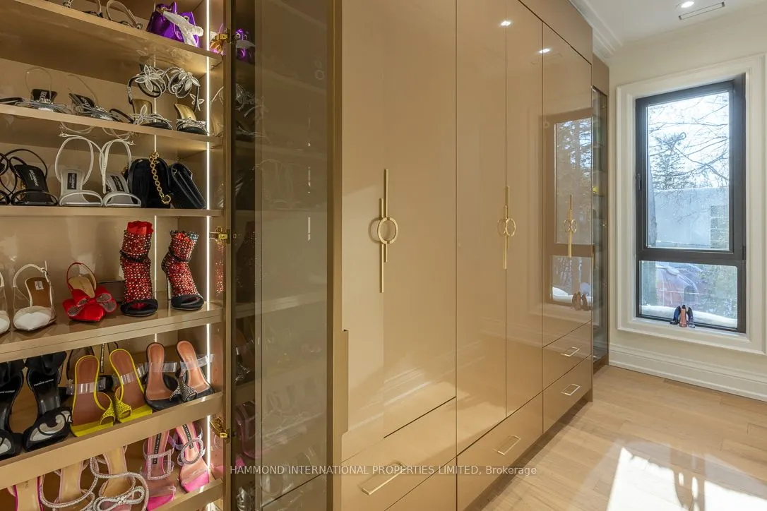 26 Valloncliffe Road
