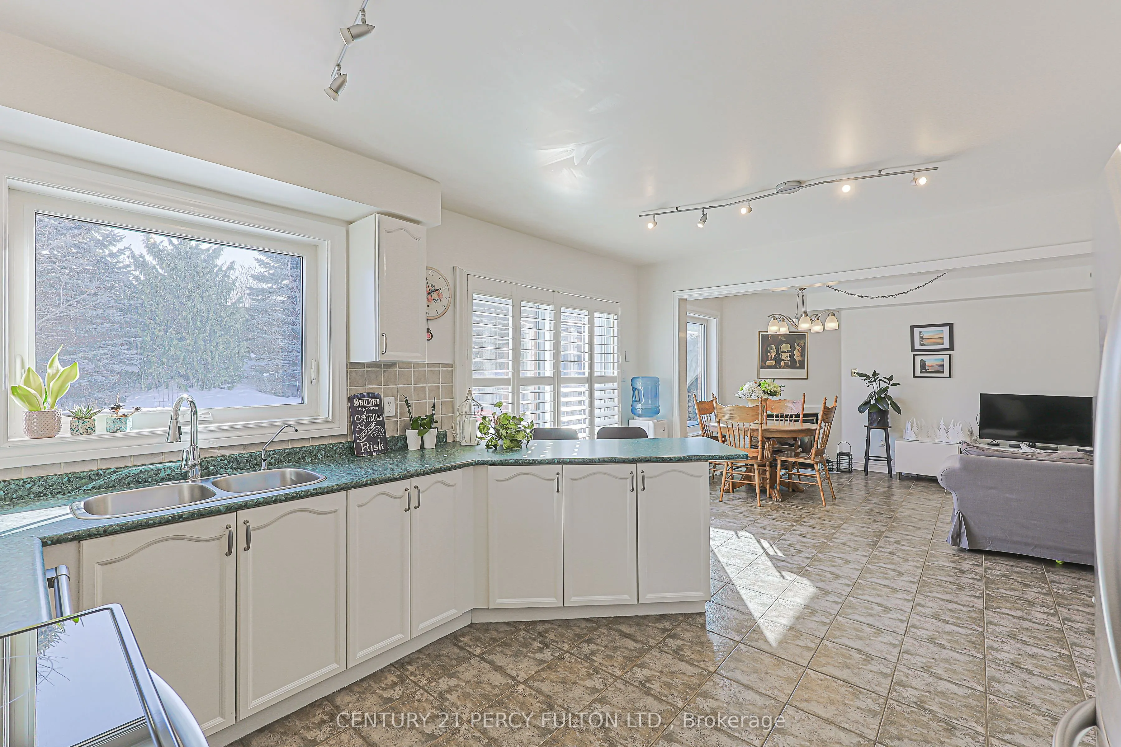 84 Loraview Lane