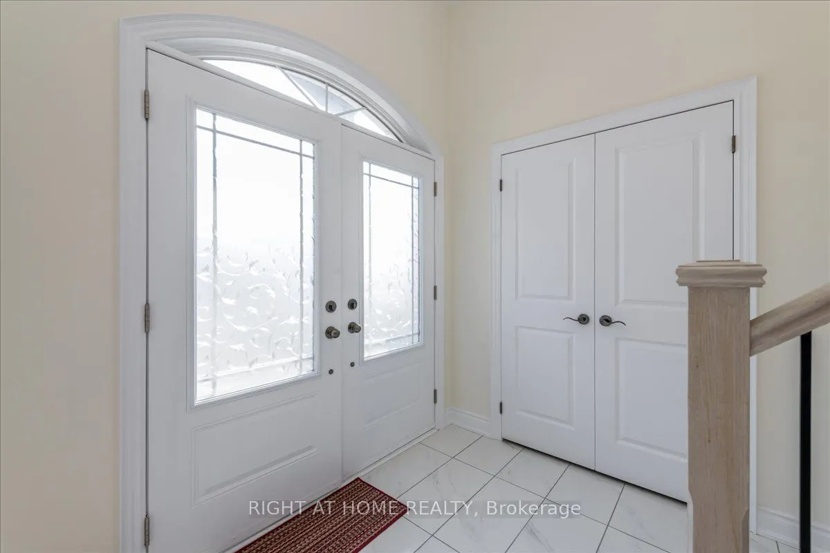 78 Lorne Thomas Place