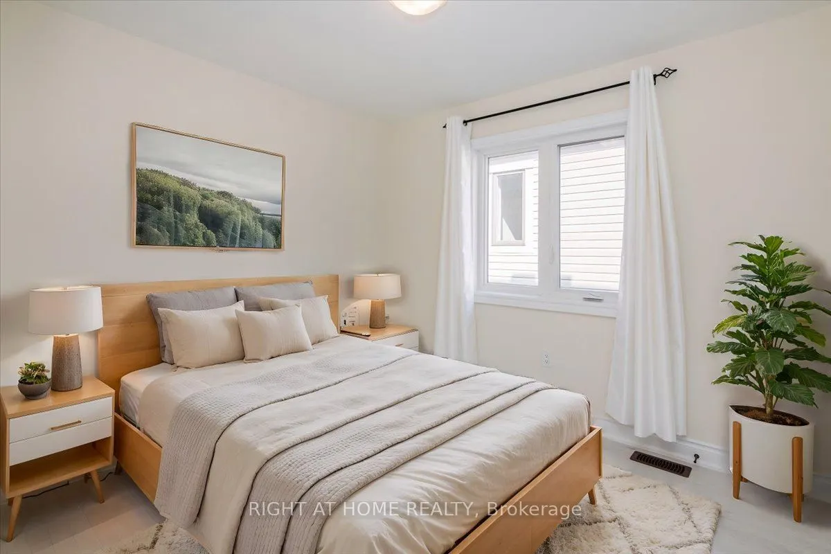 78 Lorne Thomas Place