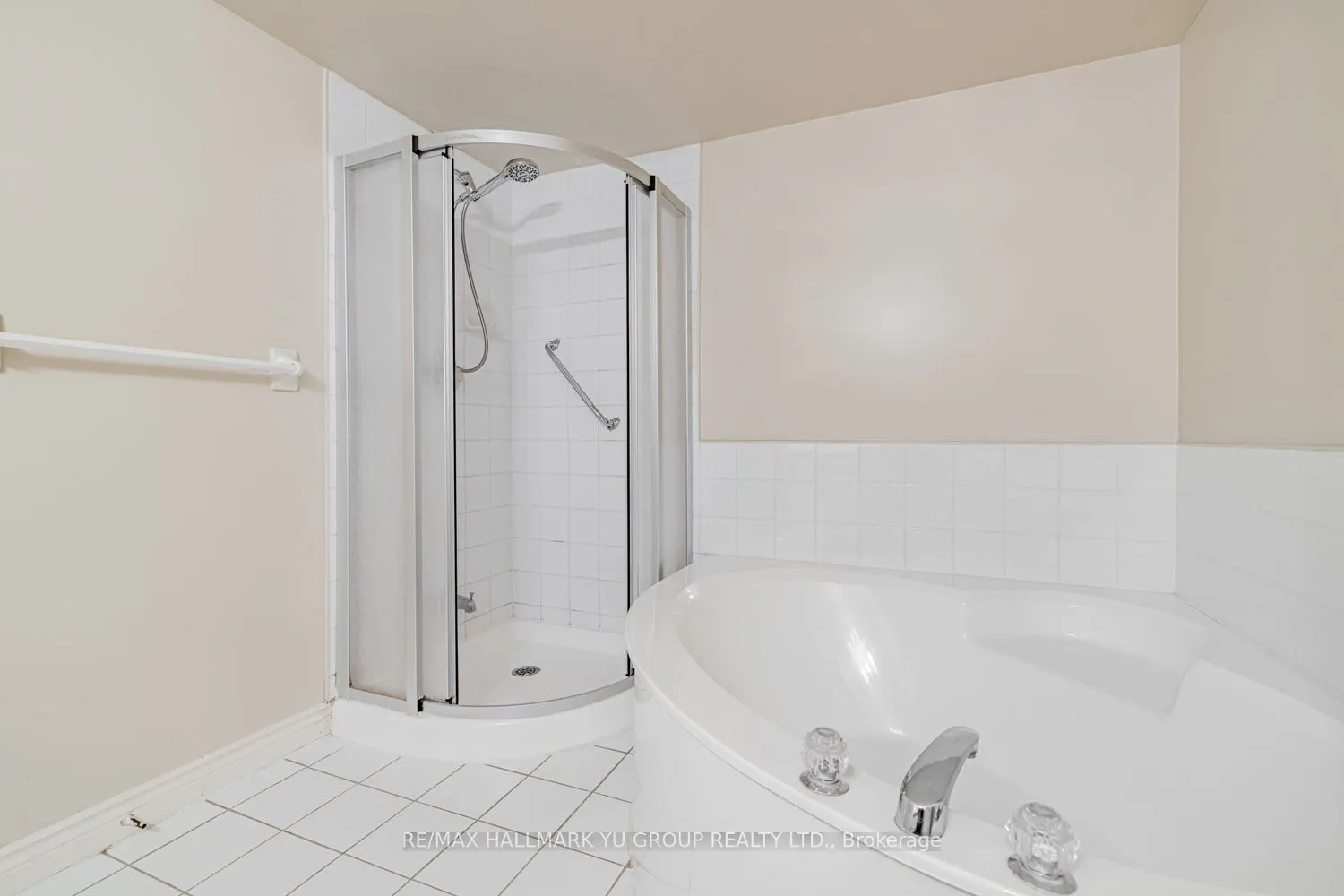 7 Townsgate Drive #1203