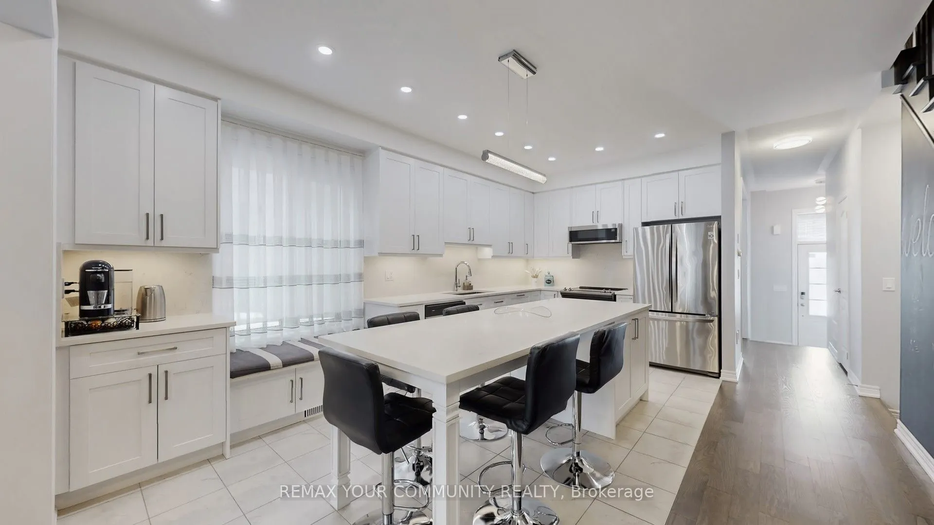 9 Applegate Drive