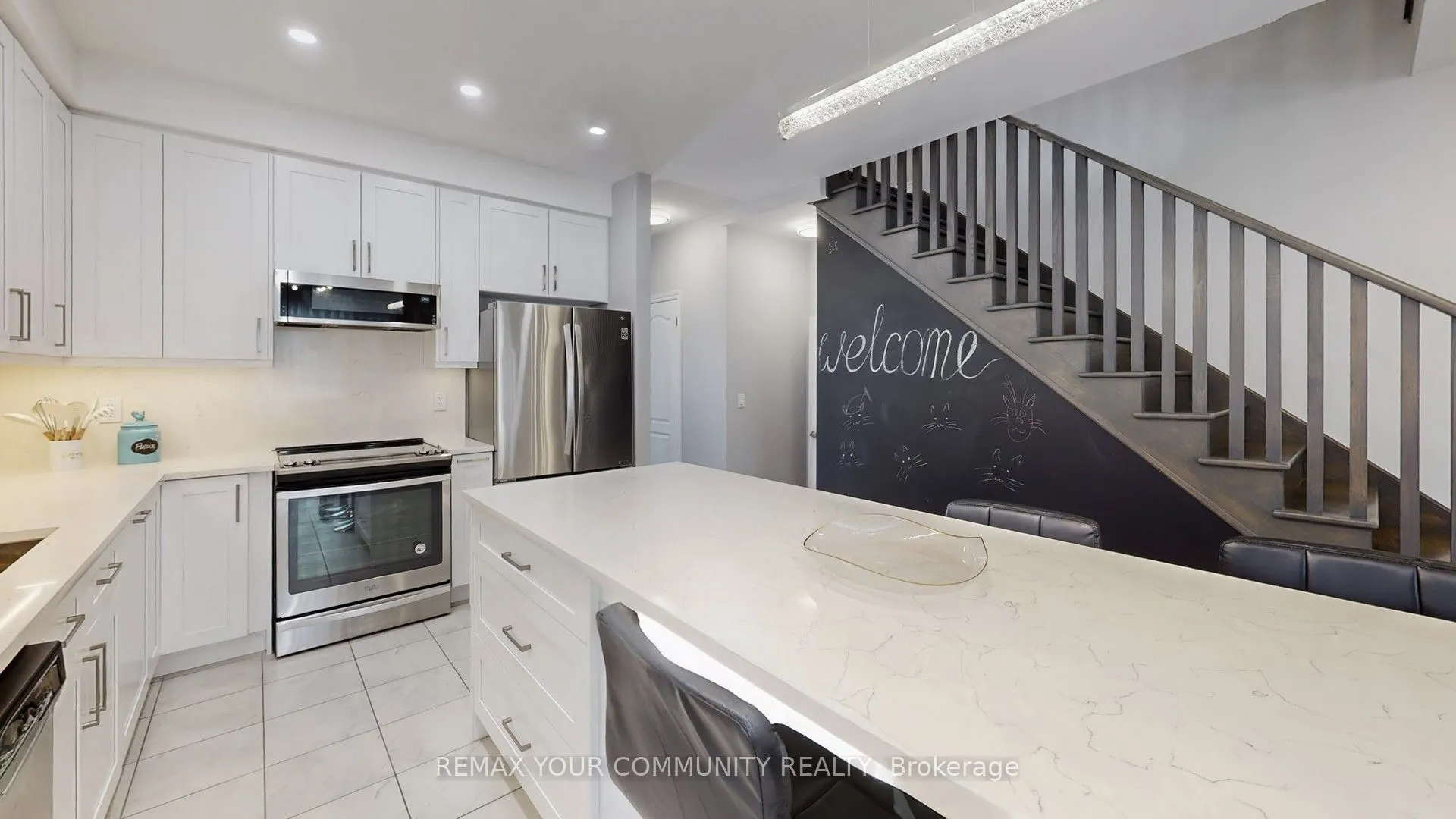 9 Applegate Drive