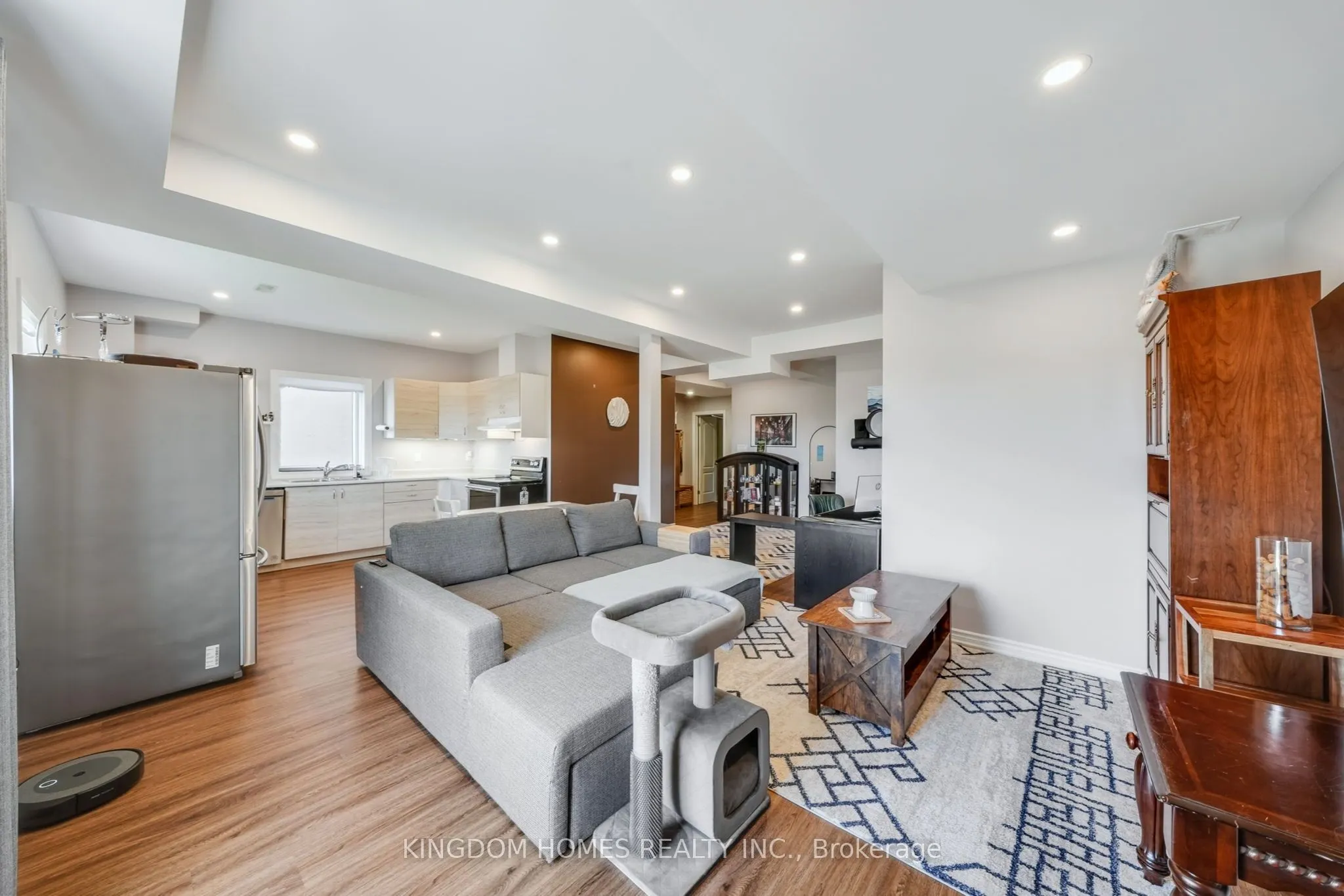 1152 Peelar Crescent