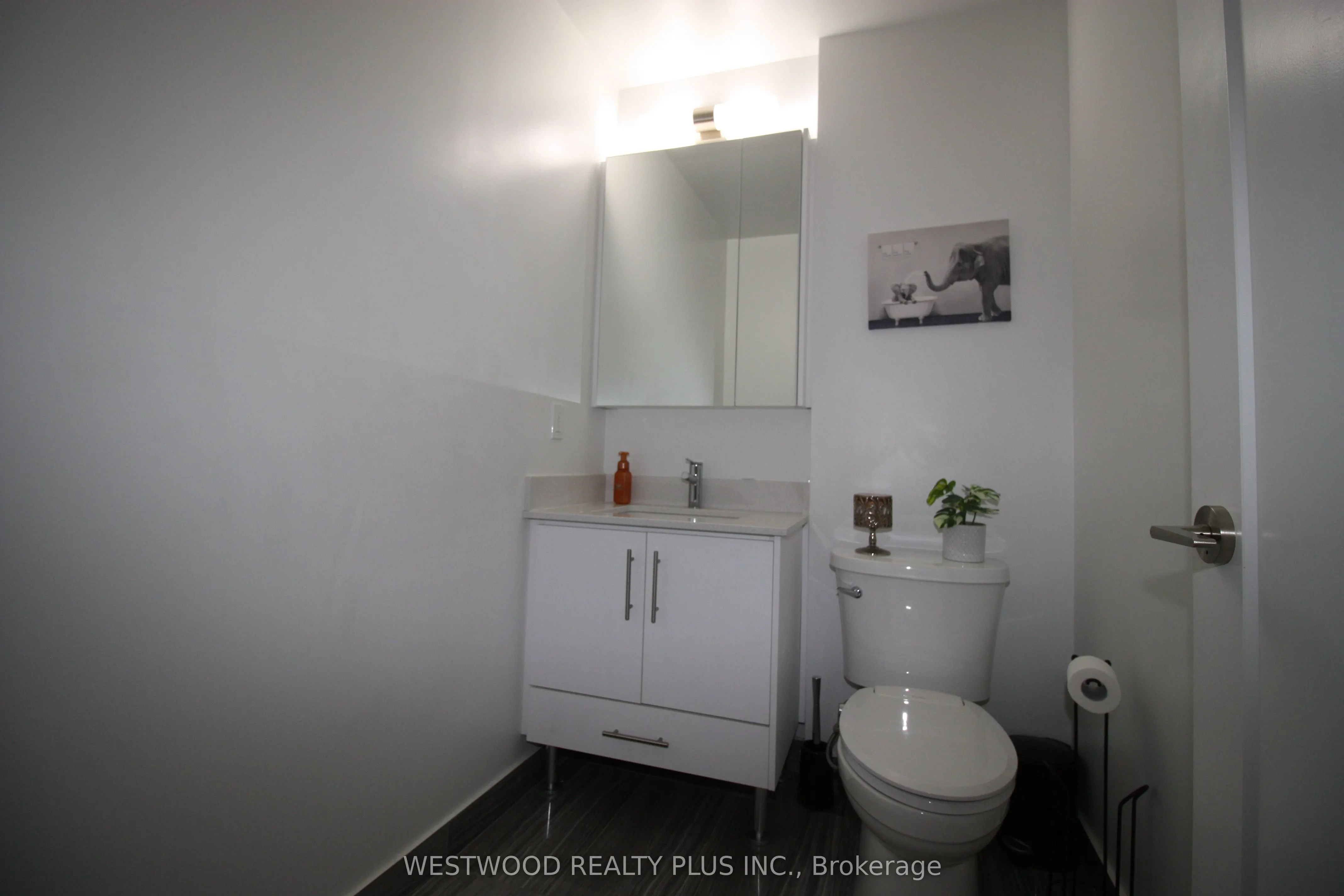 95 Oneida Crescent #LPH04