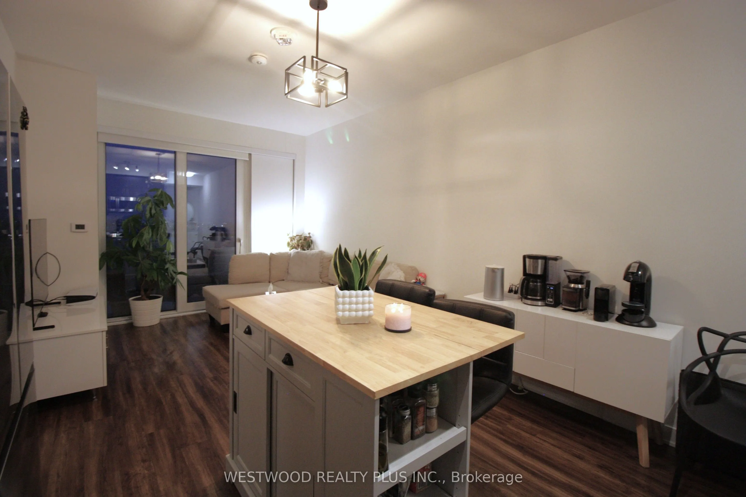 95 Oneida Crescent #LPH04